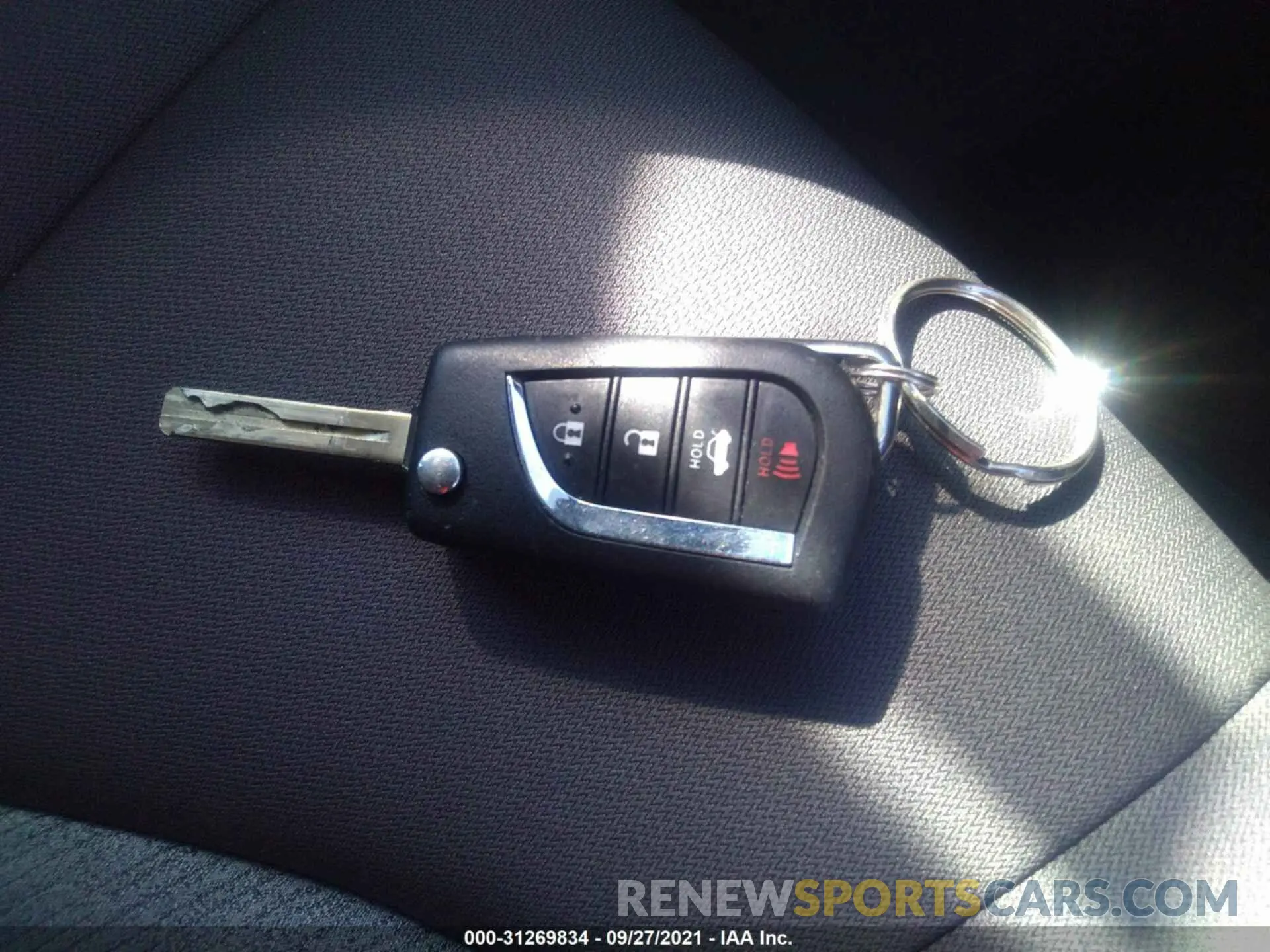 11 fotografías del automóvil dañado 4T1B11HKXKU680661 TOYOTA CAMRY 2019