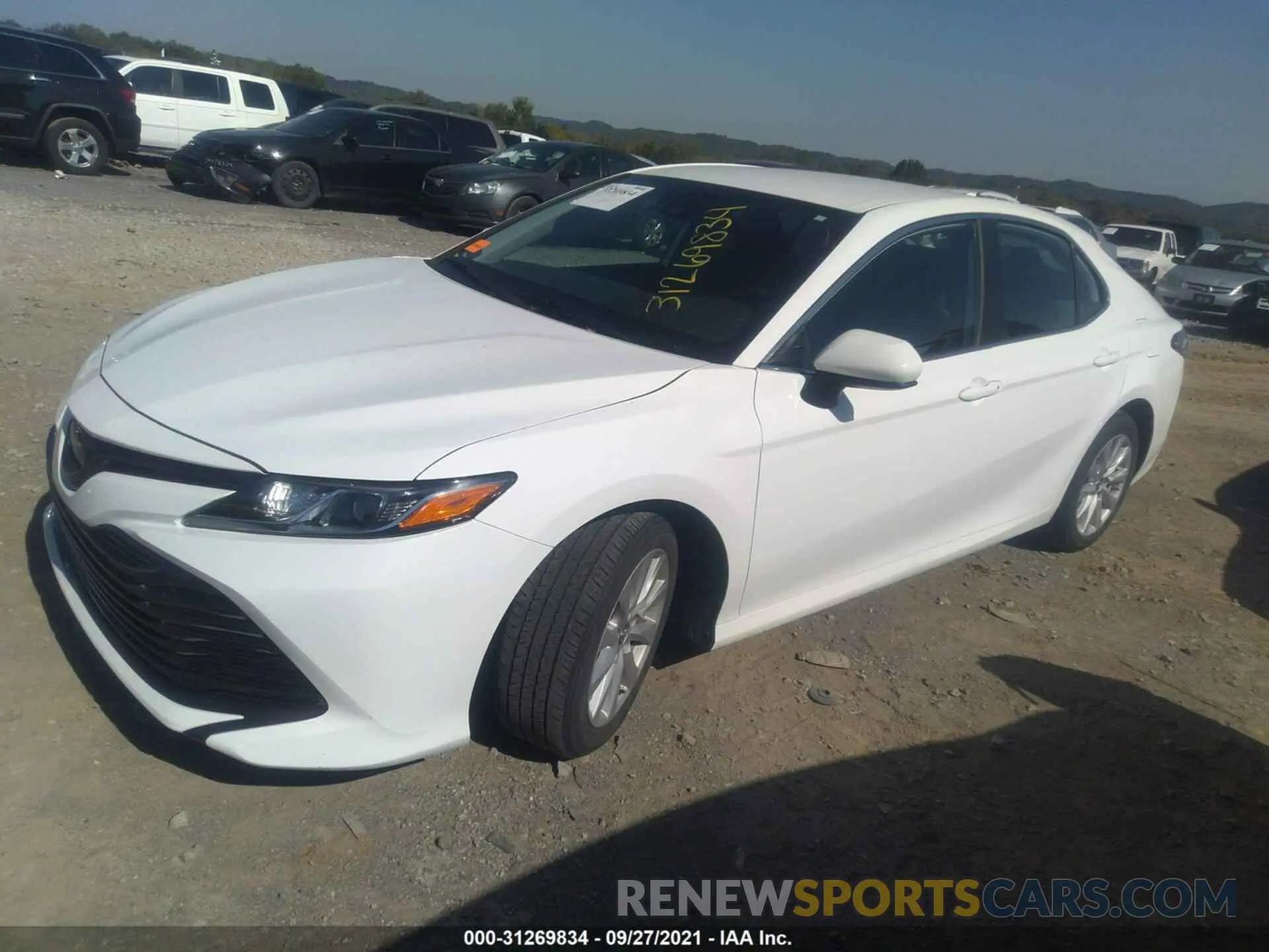 2 fotografías del automóvil dañado 4T1B11HKXKU680661 TOYOTA CAMRY 2019