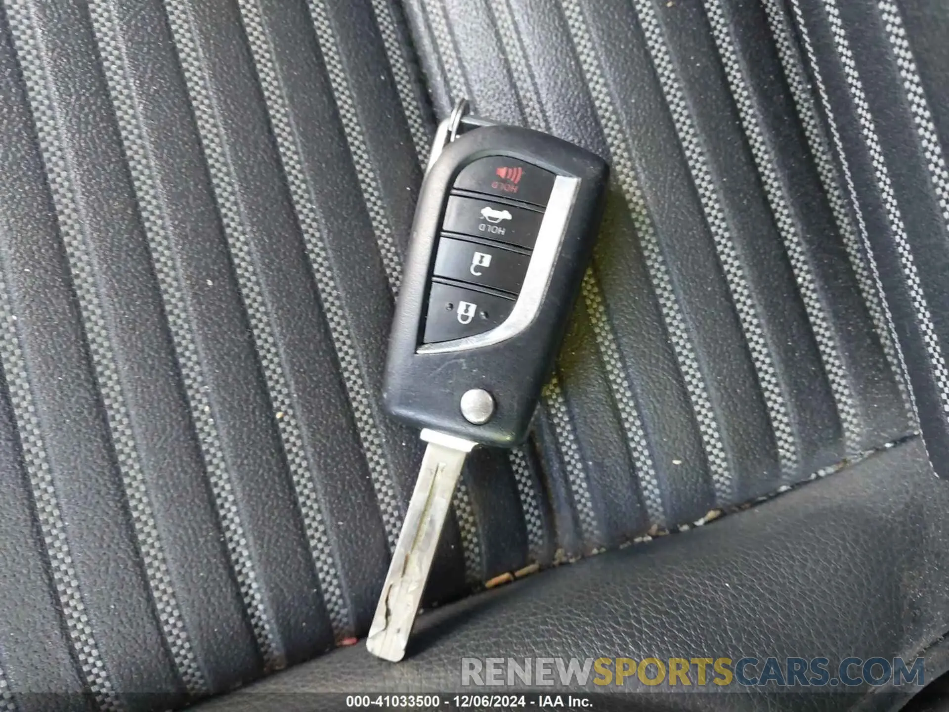 11 fotografías del automóvil dañado 4T1B11HKXKU680756 TOYOTA CAMRY 2019