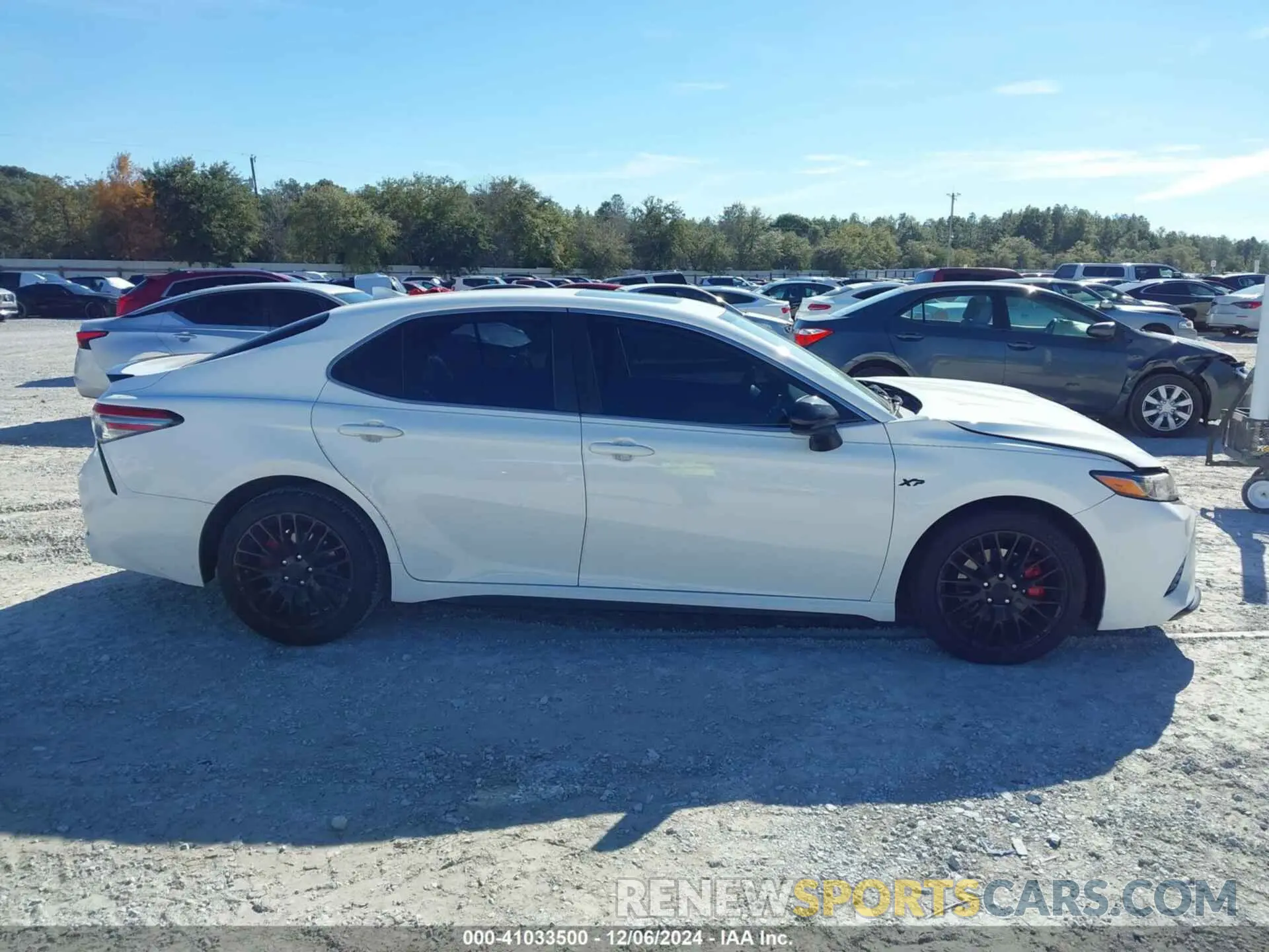 13 fotografías del automóvil dañado 4T1B11HKXKU680756 TOYOTA CAMRY 2019