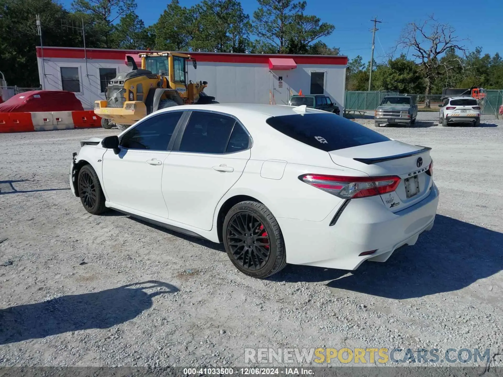 3 fotografías del automóvil dañado 4T1B11HKXKU680756 TOYOTA CAMRY 2019