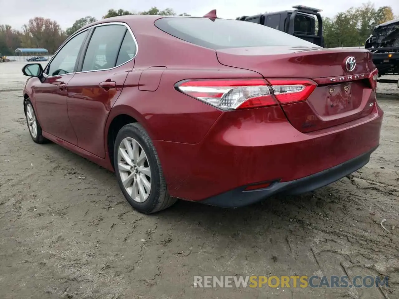 3 fotografías del automóvil dañado 4T1B11HKXKU683723 TOYOTA CAMRY 2019