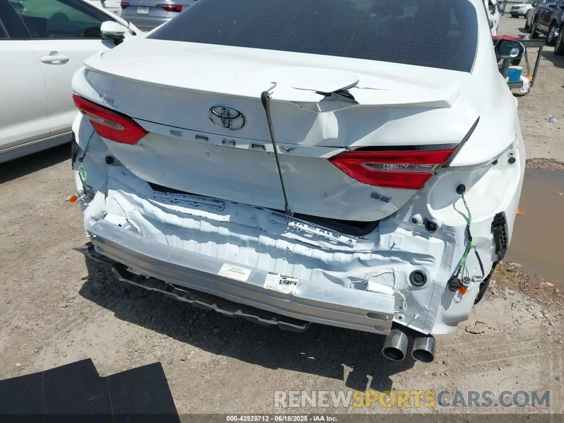 6 fotografías del automóvil dañado 4T1B11HKXKU686282 TOYOTA CAMRY 2019