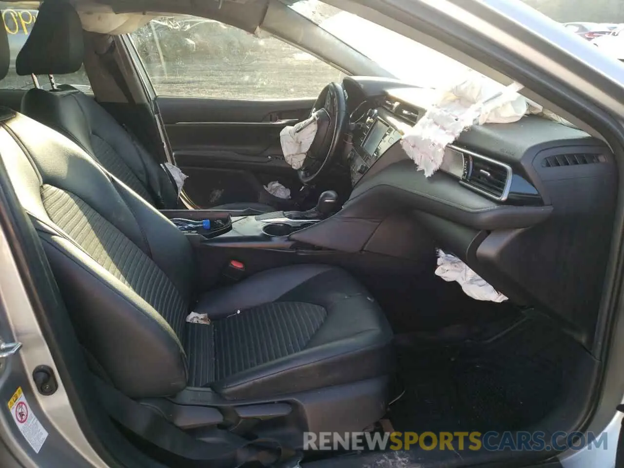 5 fotografías del automóvil dañado 4T1B11HKXKU688100 TOYOTA CAMRY 2019