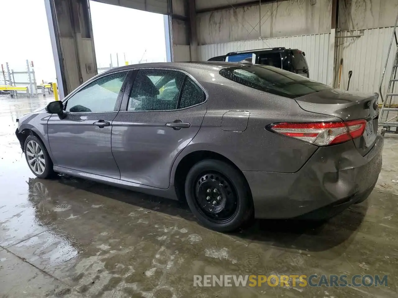 2 fotografías del automóvil dañado 4T1B11HKXKU695368 TOYOTA CAMRY 2019
