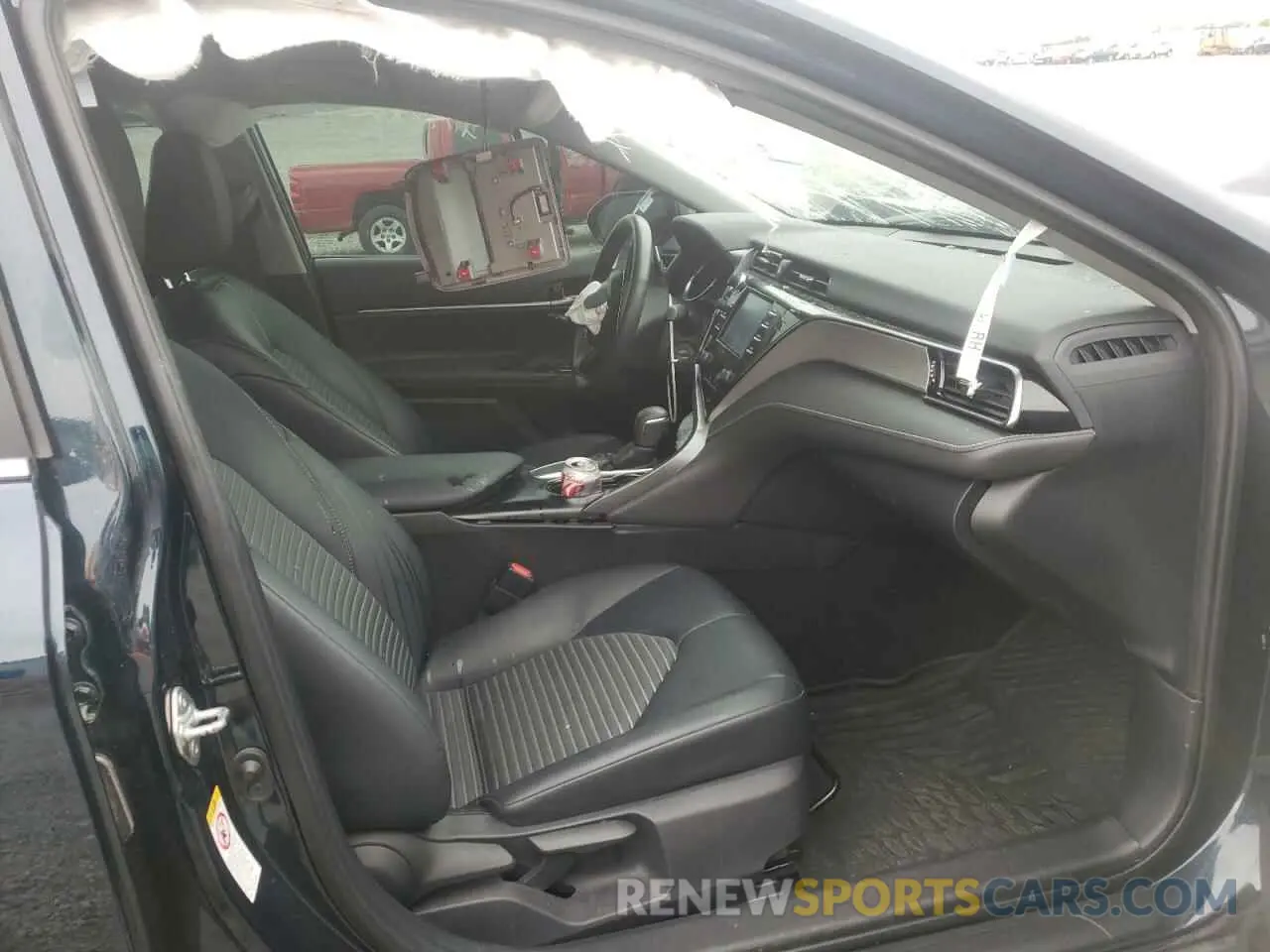 5 fotografías del automóvil dañado 4T1B11HKXKU697718 TOYOTA CAMRY 2019