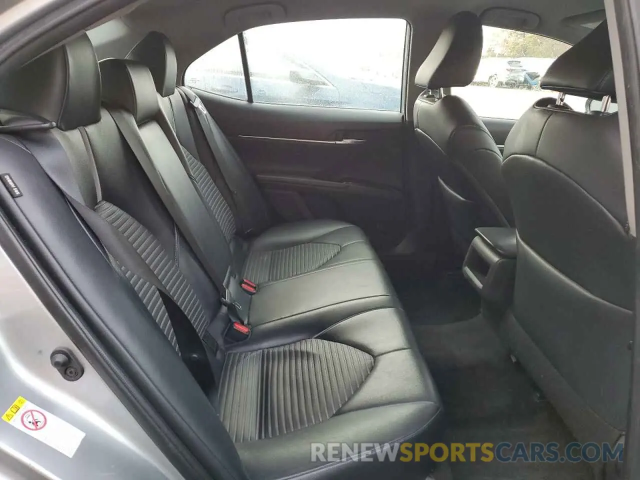 10 fotografías del automóvil dañado 4T1B11HKXKU698321 TOYOTA CAMRY 2019