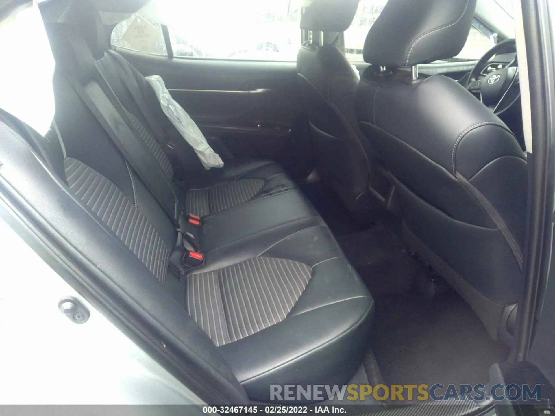 8 fotografías del automóvil dañado 4T1B11HKXKU698884 TOYOTA CAMRY 2019