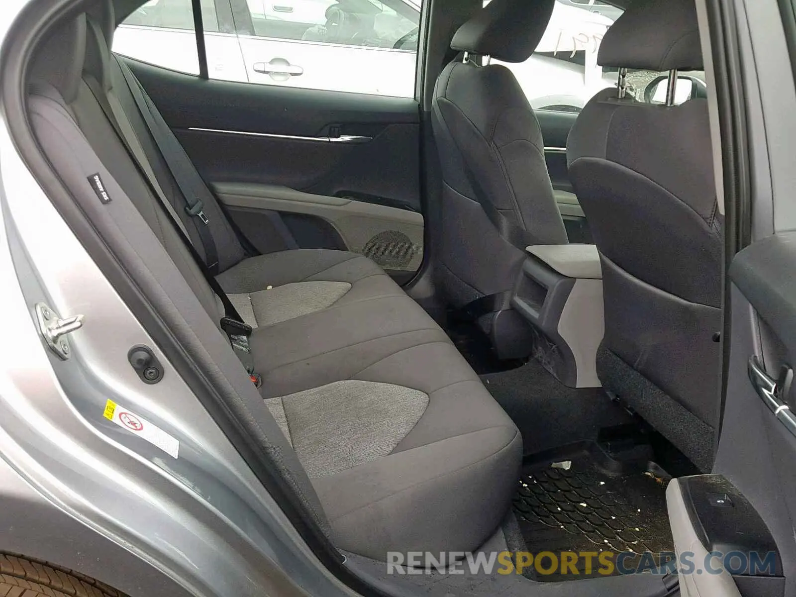 6 fotografías del automóvil dañado 4T1B11HKXKU713514 TOYOTA CAMRY 2019