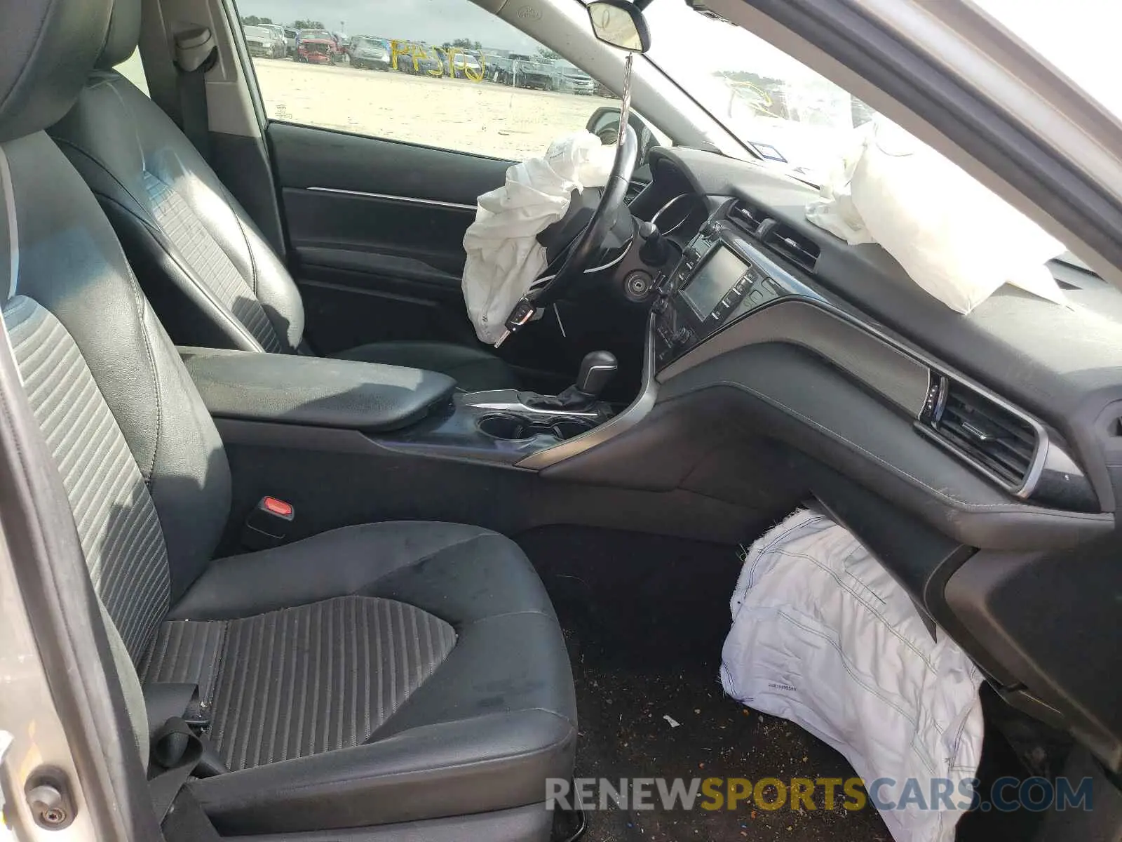 5 fotografías del automóvil dañado 4T1B11HKXKU730443 TOYOTA CAMRY 2019