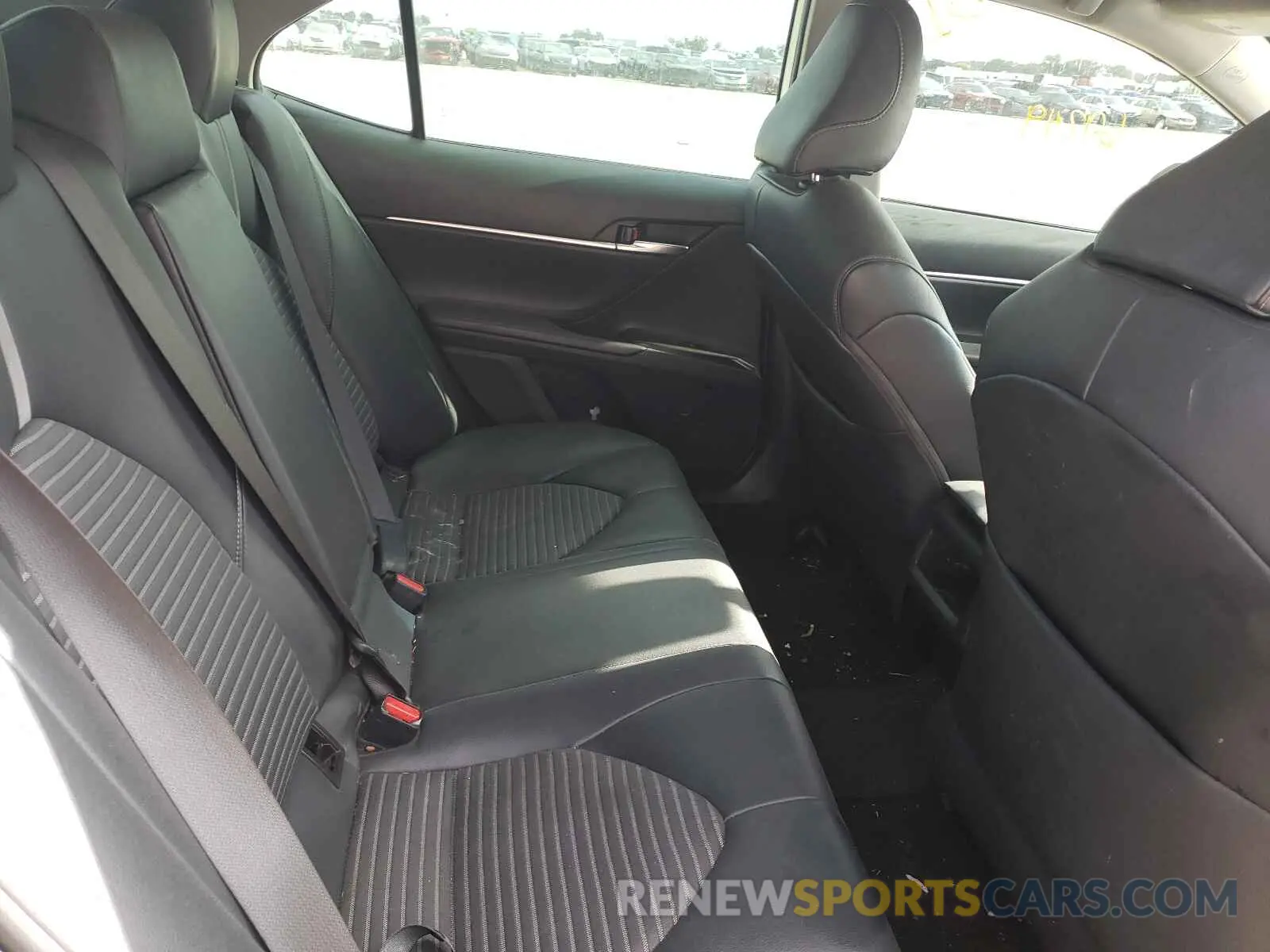 6 fotografías del automóvil dañado 4T1B11HKXKU730443 TOYOTA CAMRY 2019