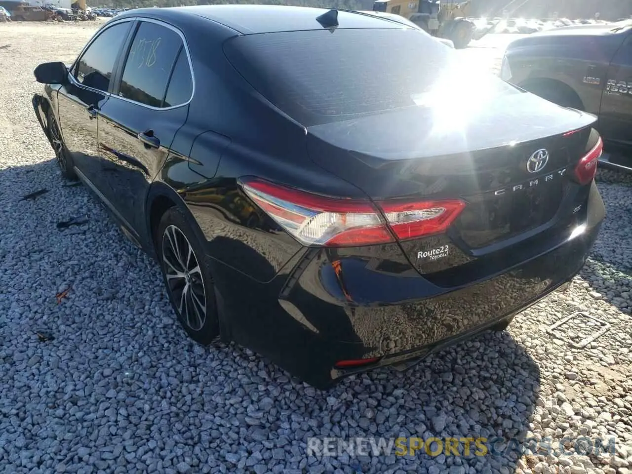 3 fotografías del automóvil dañado 4T1B11HKXKU751907 TOYOTA CAMRY 2019