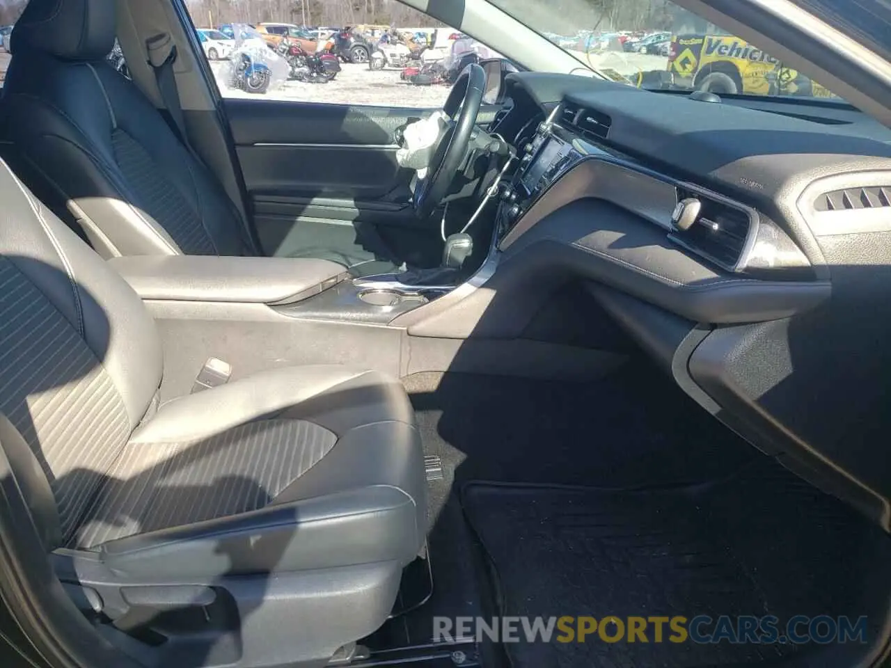 5 fotografías del automóvil dañado 4T1B11HKXKU751907 TOYOTA CAMRY 2019