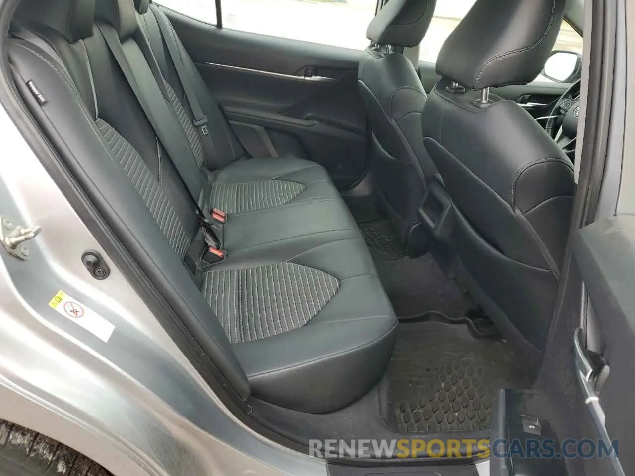 10 fotografías del automóvil dañado 4T1B11HKXKU752040 TOYOTA CAMRY 2019
