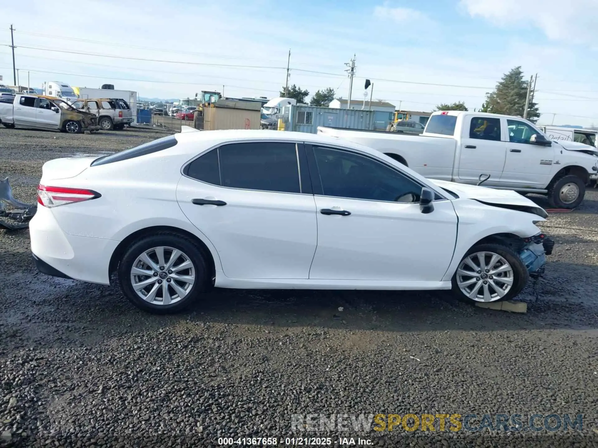 14 fotografías del automóvil dañado 4T1B11HKXKU754936 TOYOTA CAMRY 2019