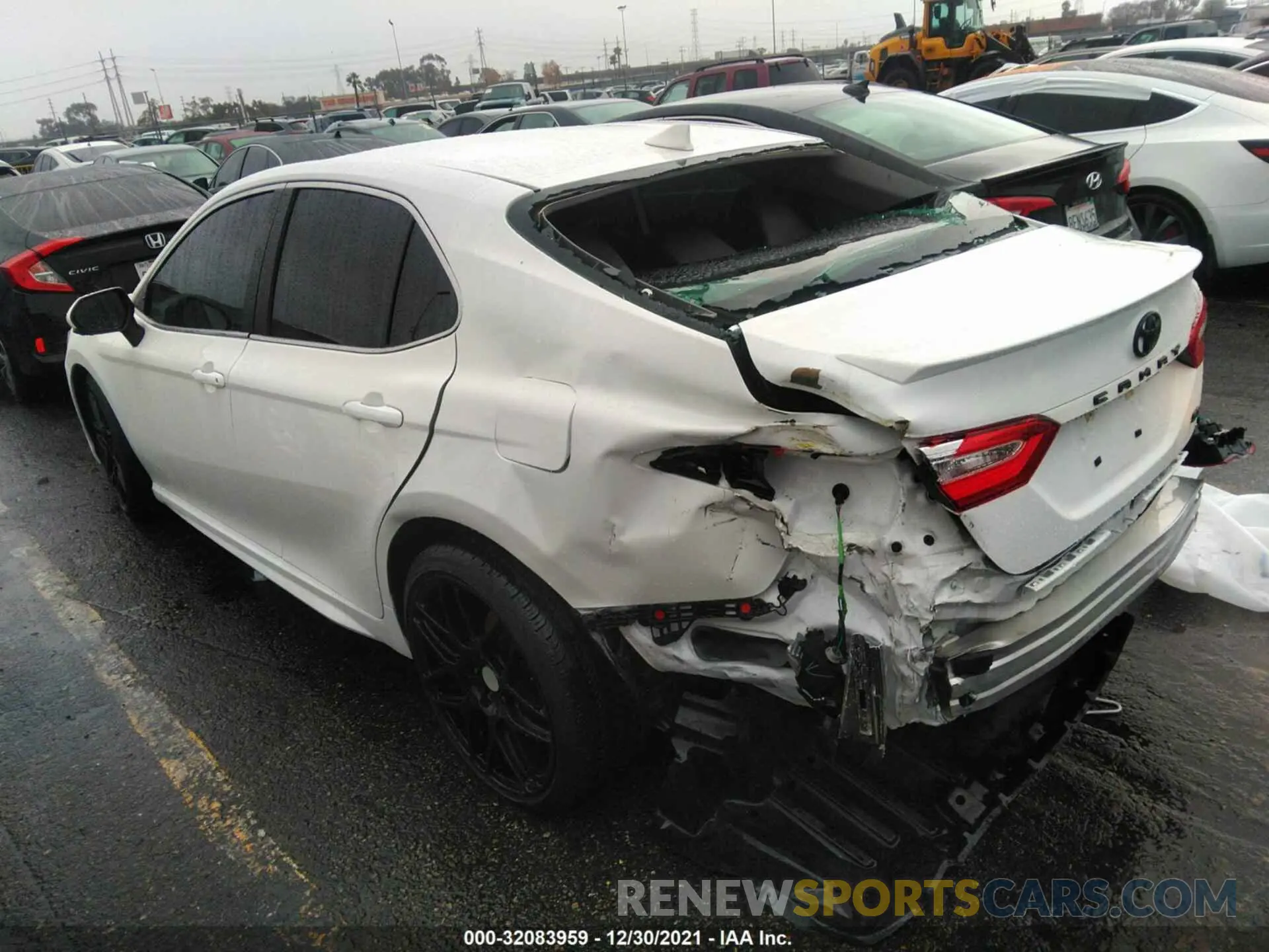 3 fotografías del automóvil dañado 4T1B11HKXKU758565 TOYOTA CAMRY 2019