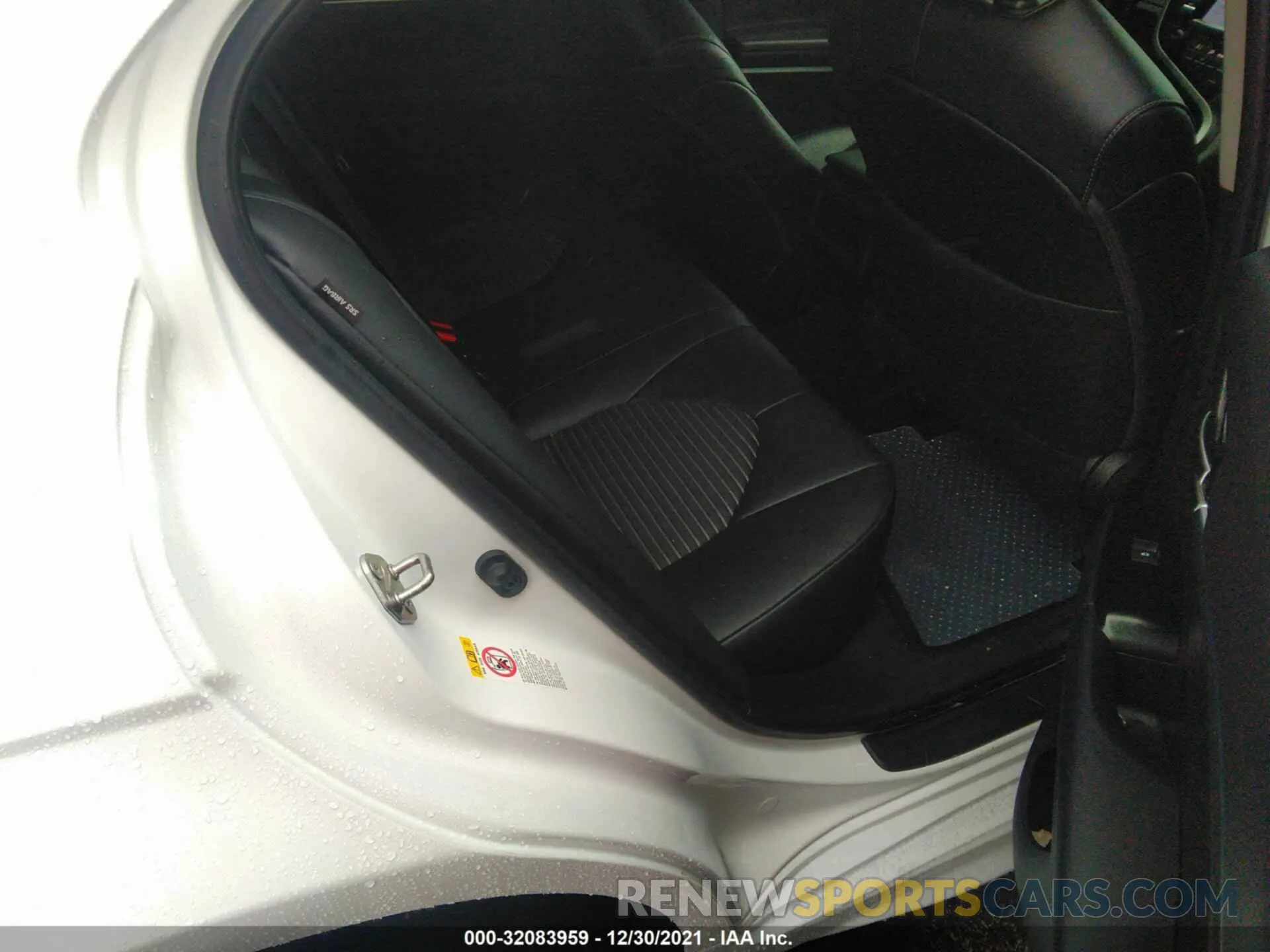 8 fotografías del automóvil dañado 4T1B11HKXKU758565 TOYOTA CAMRY 2019
