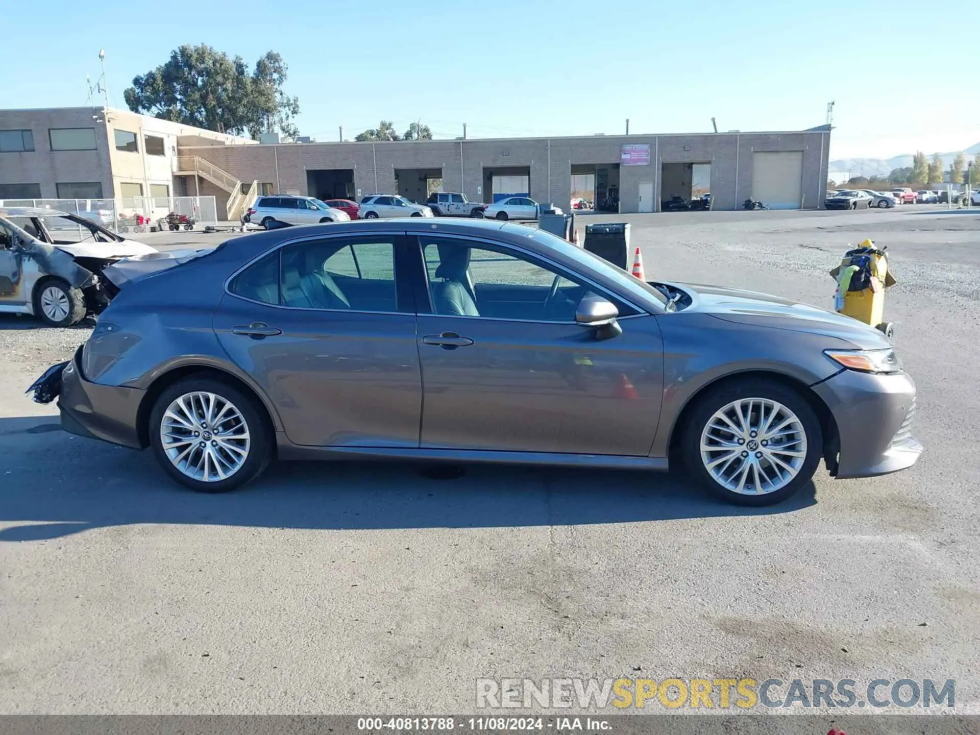 13 fotografías del automóvil dañado 4T1B11HKXKU759392 TOYOTA CAMRY 2019