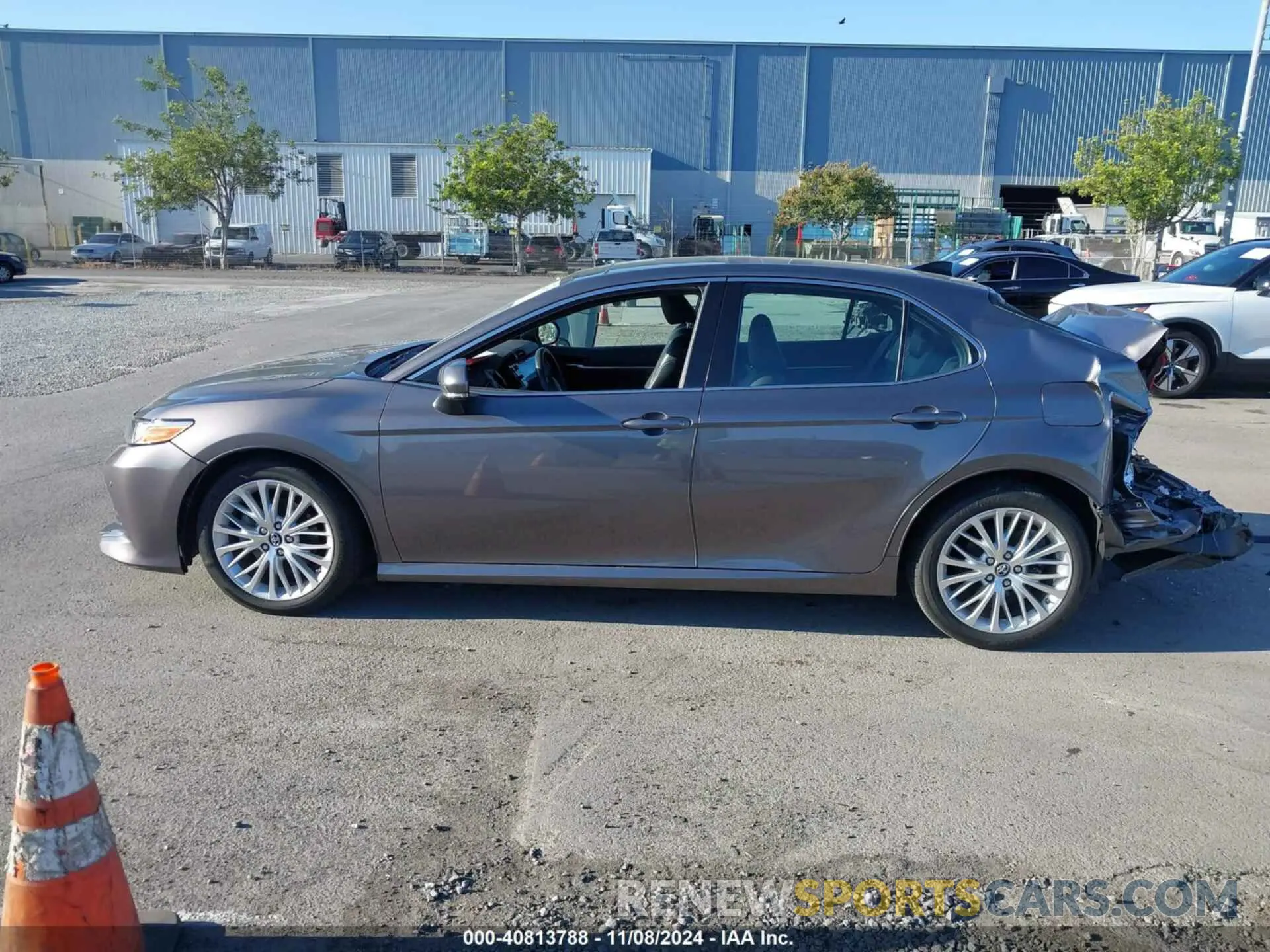 14 fotografías del automóvil dañado 4T1B11HKXKU759392 TOYOTA CAMRY 2019
