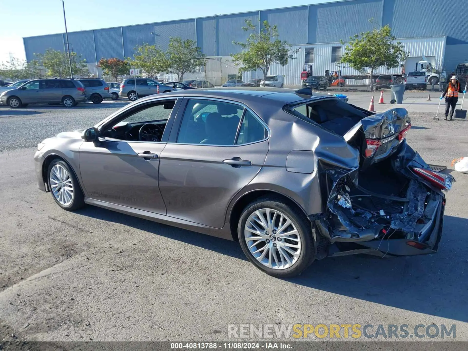 3 fotografías del automóvil dañado 4T1B11HKXKU759392 TOYOTA CAMRY 2019