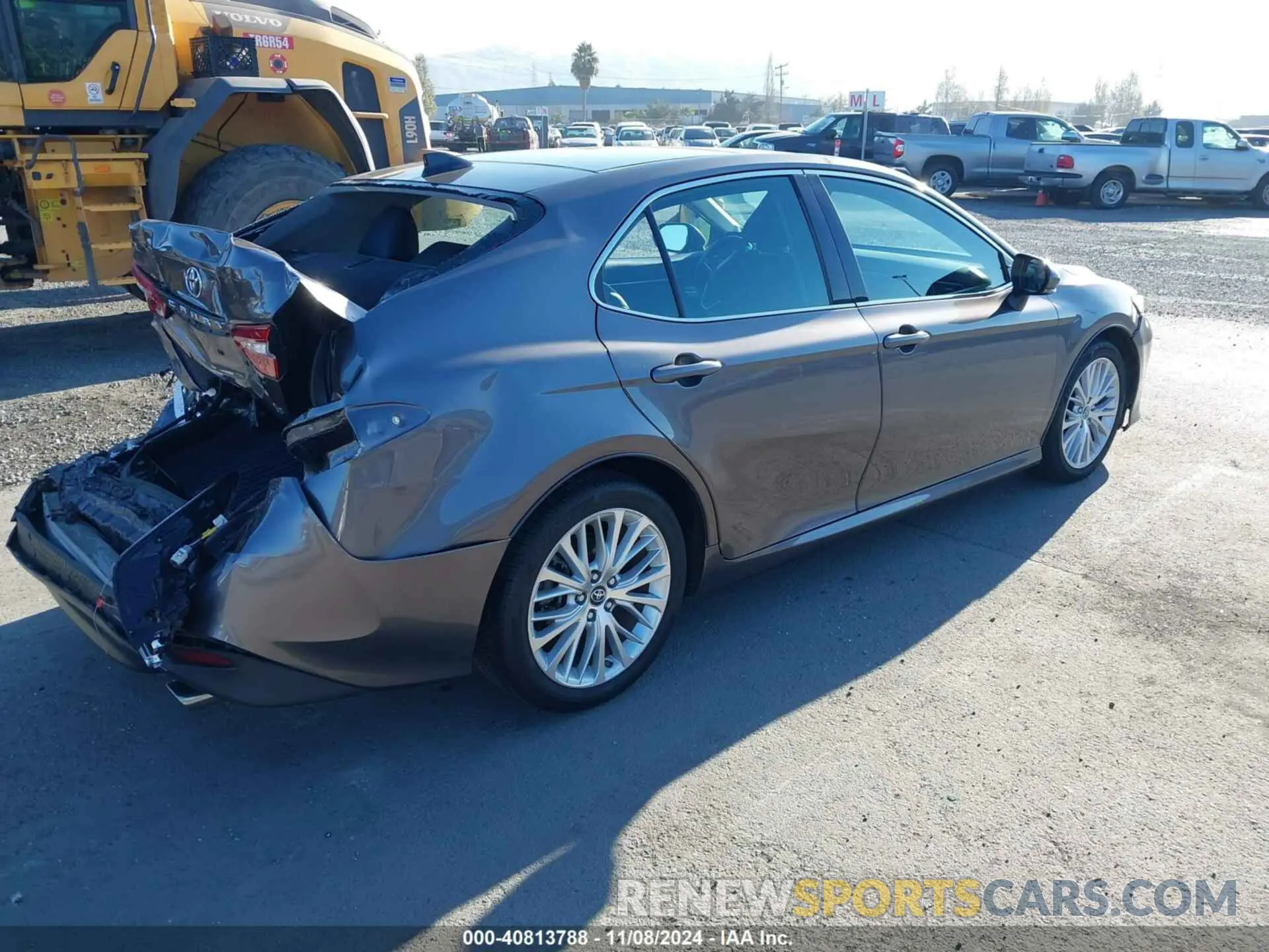 4 fotografías del automóvil dañado 4T1B11HKXKU759392 TOYOTA CAMRY 2019