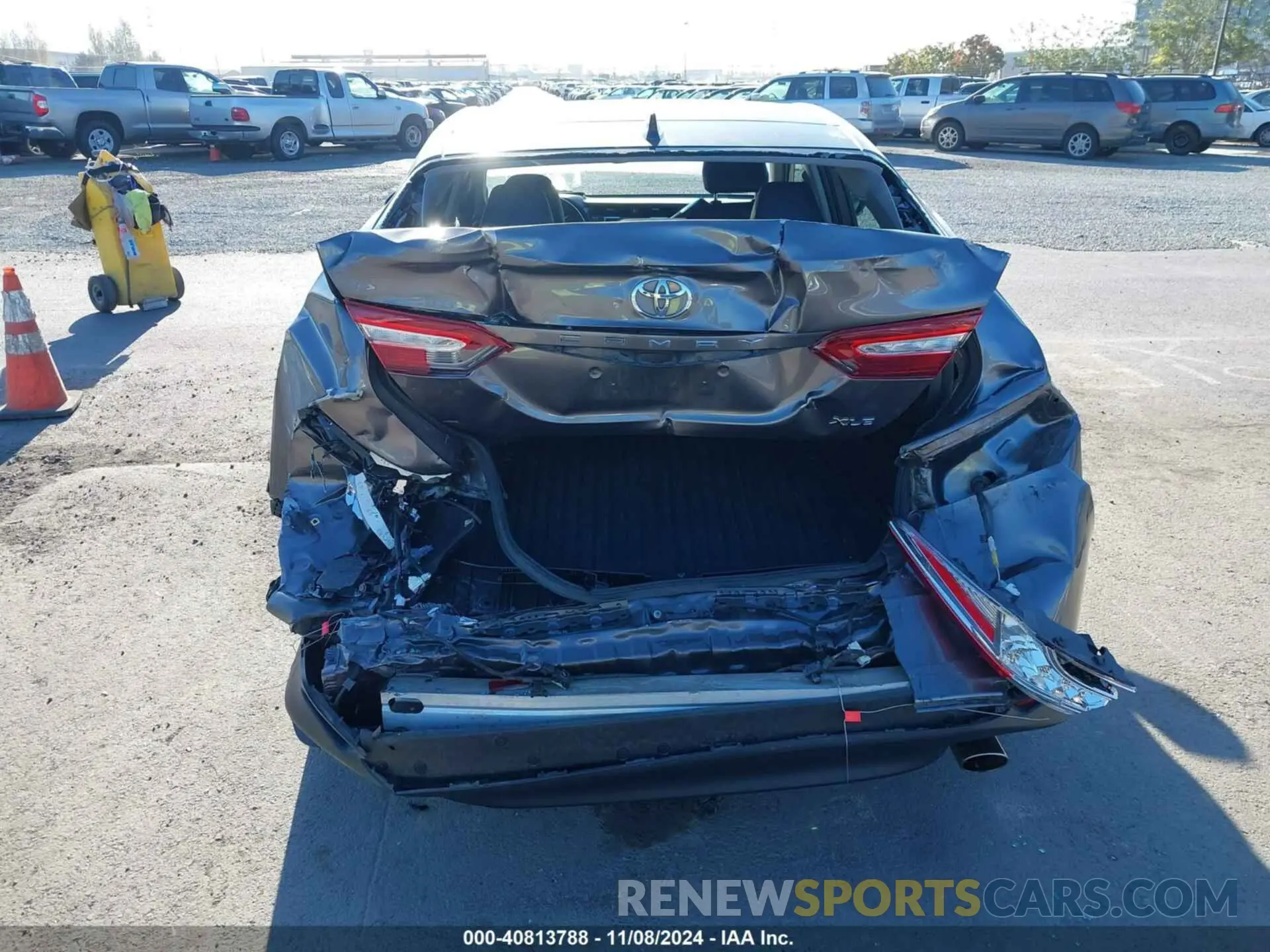 6 fotografías del automóvil dañado 4T1B11HKXKU759392 TOYOTA CAMRY 2019