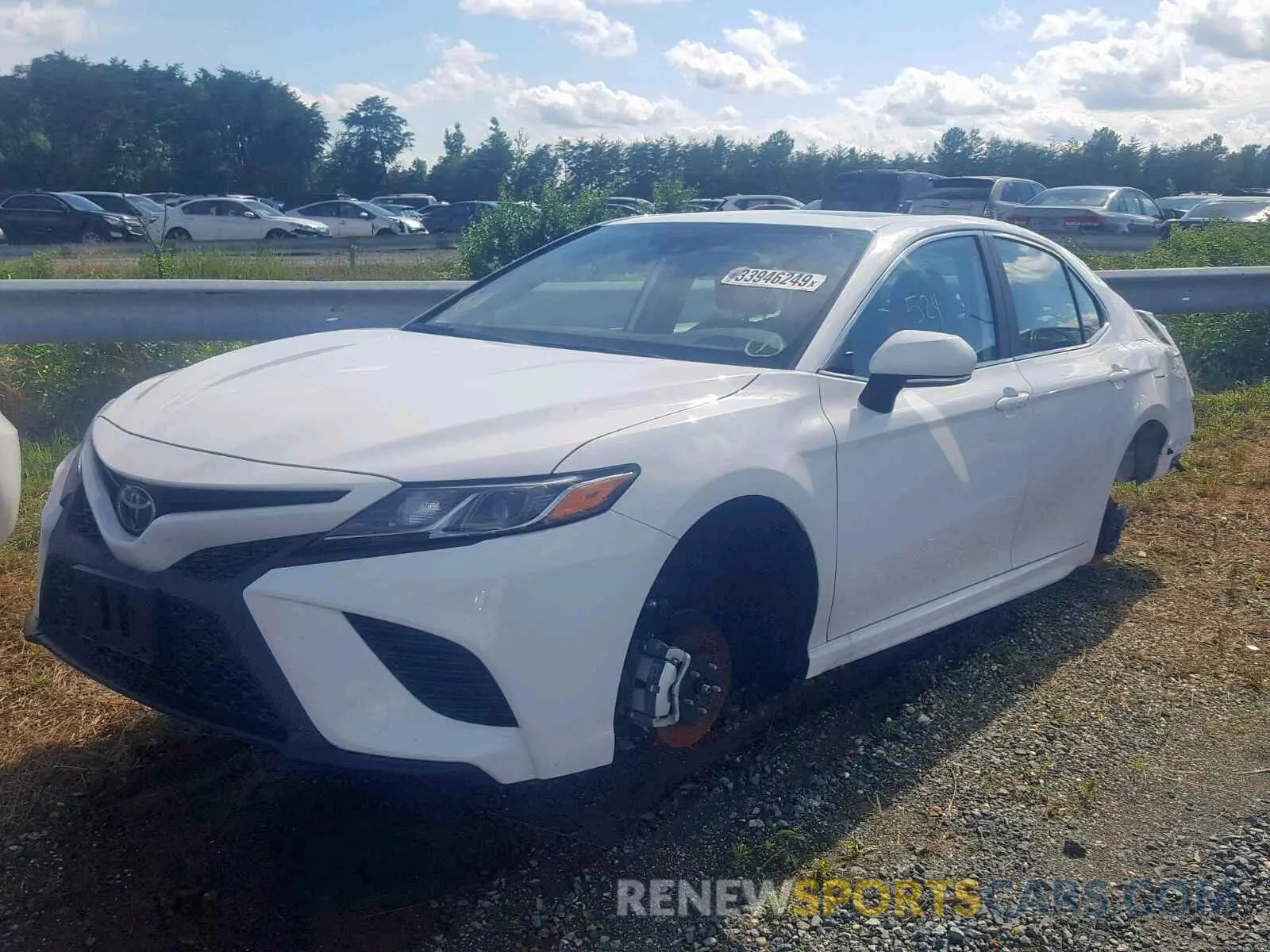 2 fotografías del automóvil dañado 4T1B11HKXKU761062 TOYOTA CAMRY 2019