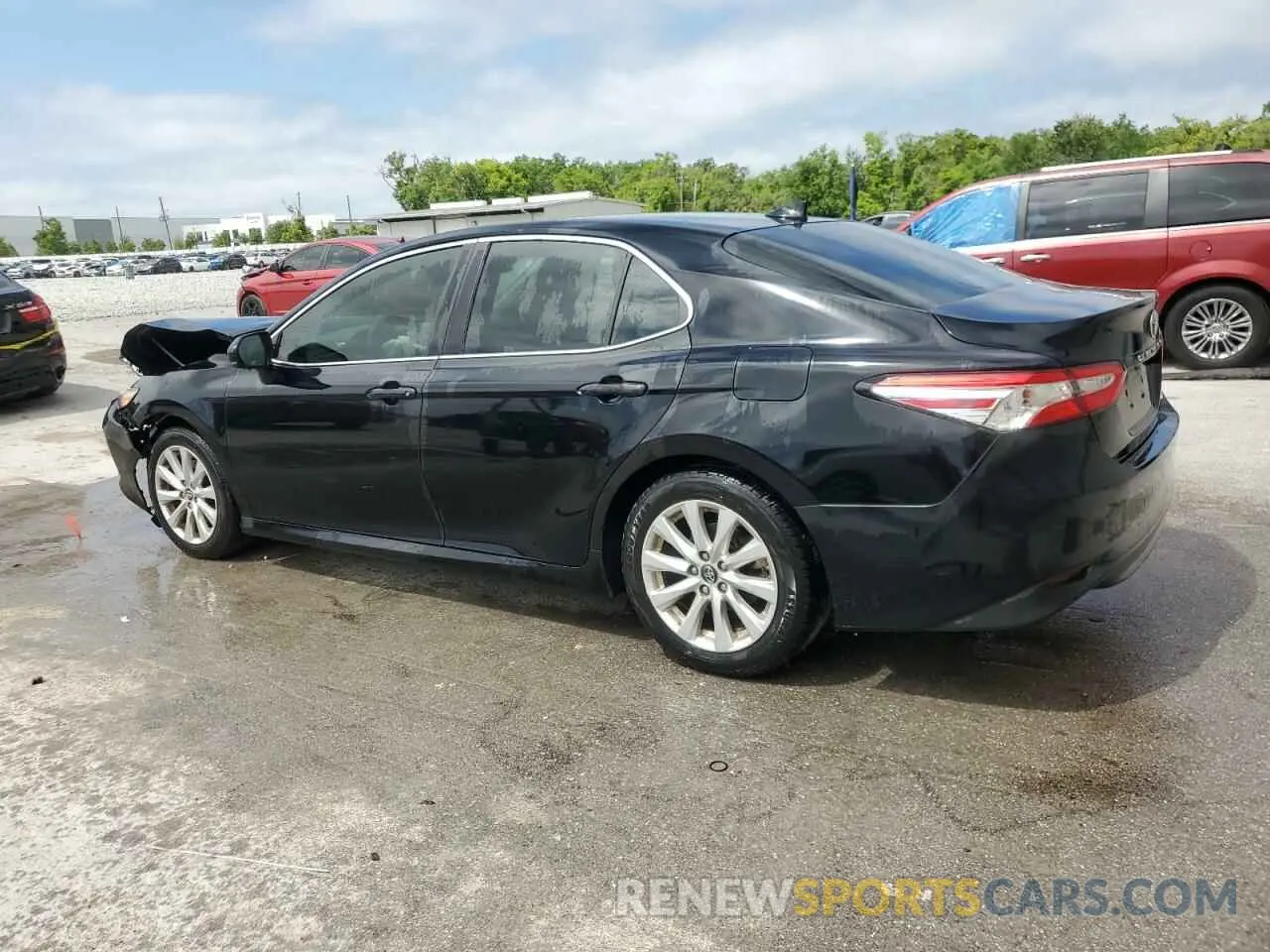 2 fotografías del automóvil dañado 4T1B11HKXKU769744 TOYOTA CAMRY 2019
