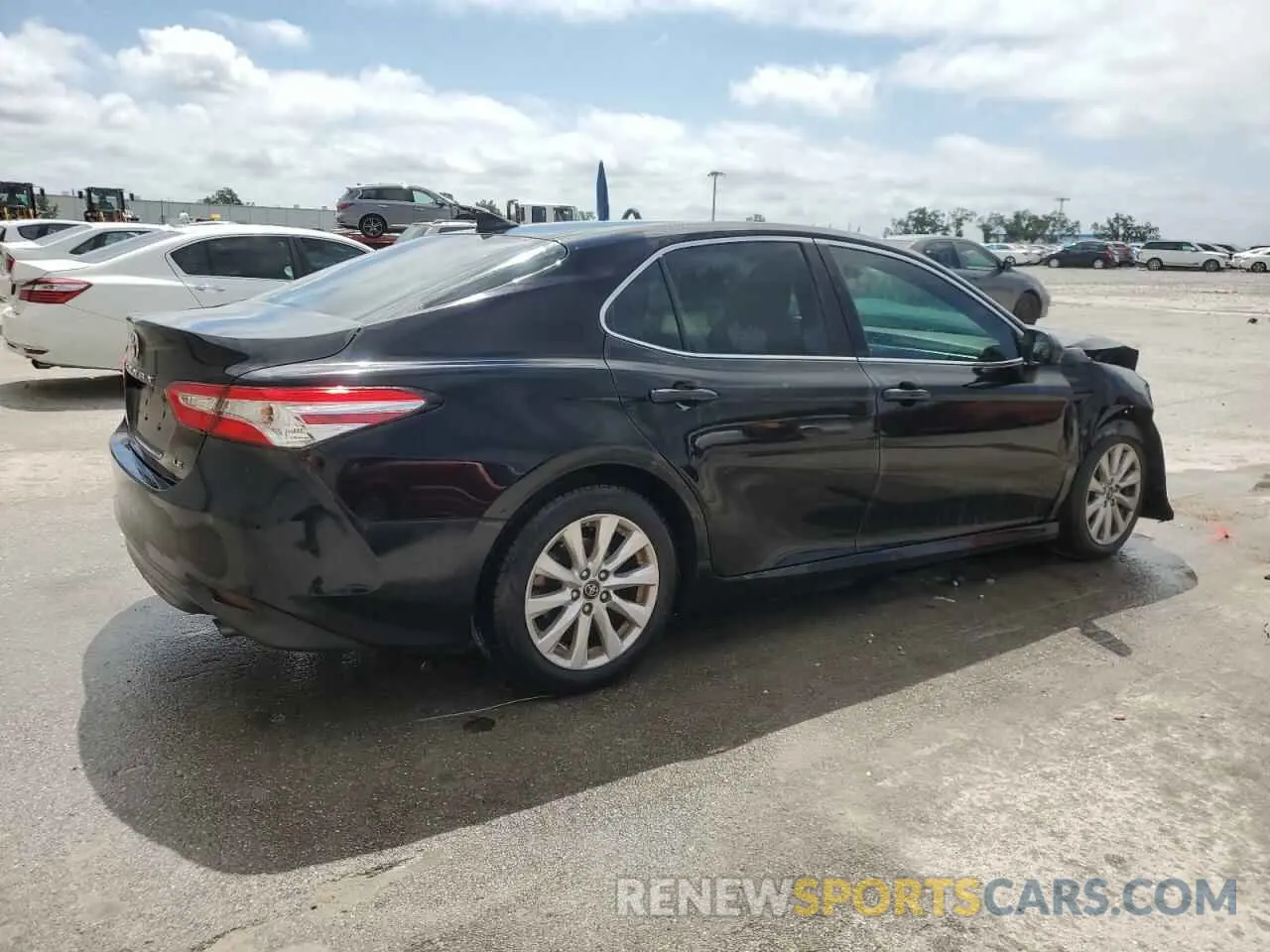3 fotografías del automóvil dañado 4T1B11HKXKU769744 TOYOTA CAMRY 2019