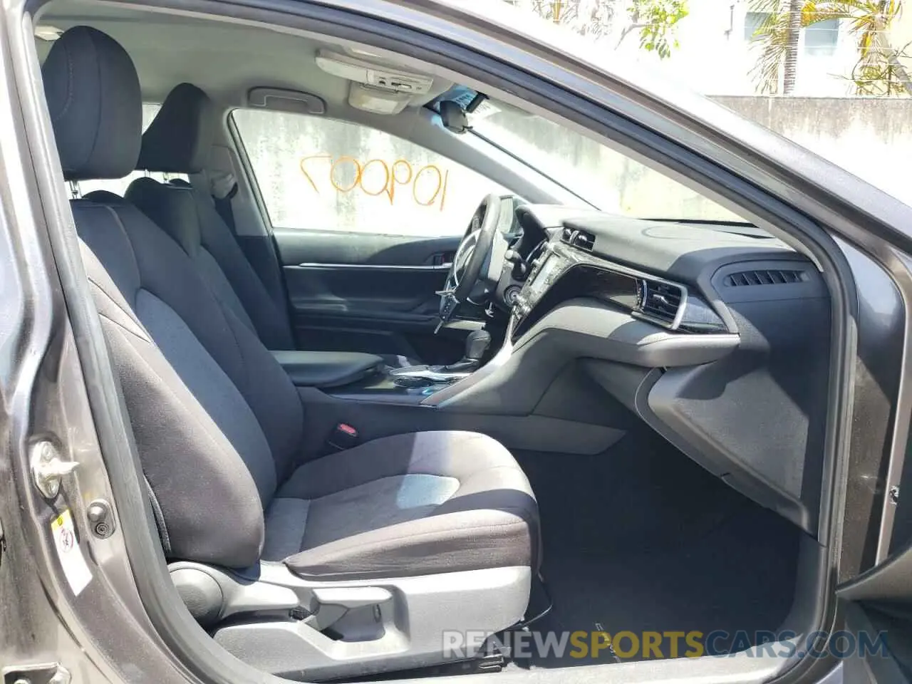 5 fotografías del automóvil dañado 4T1B11HKXKU774653 TOYOTA CAMRY 2019