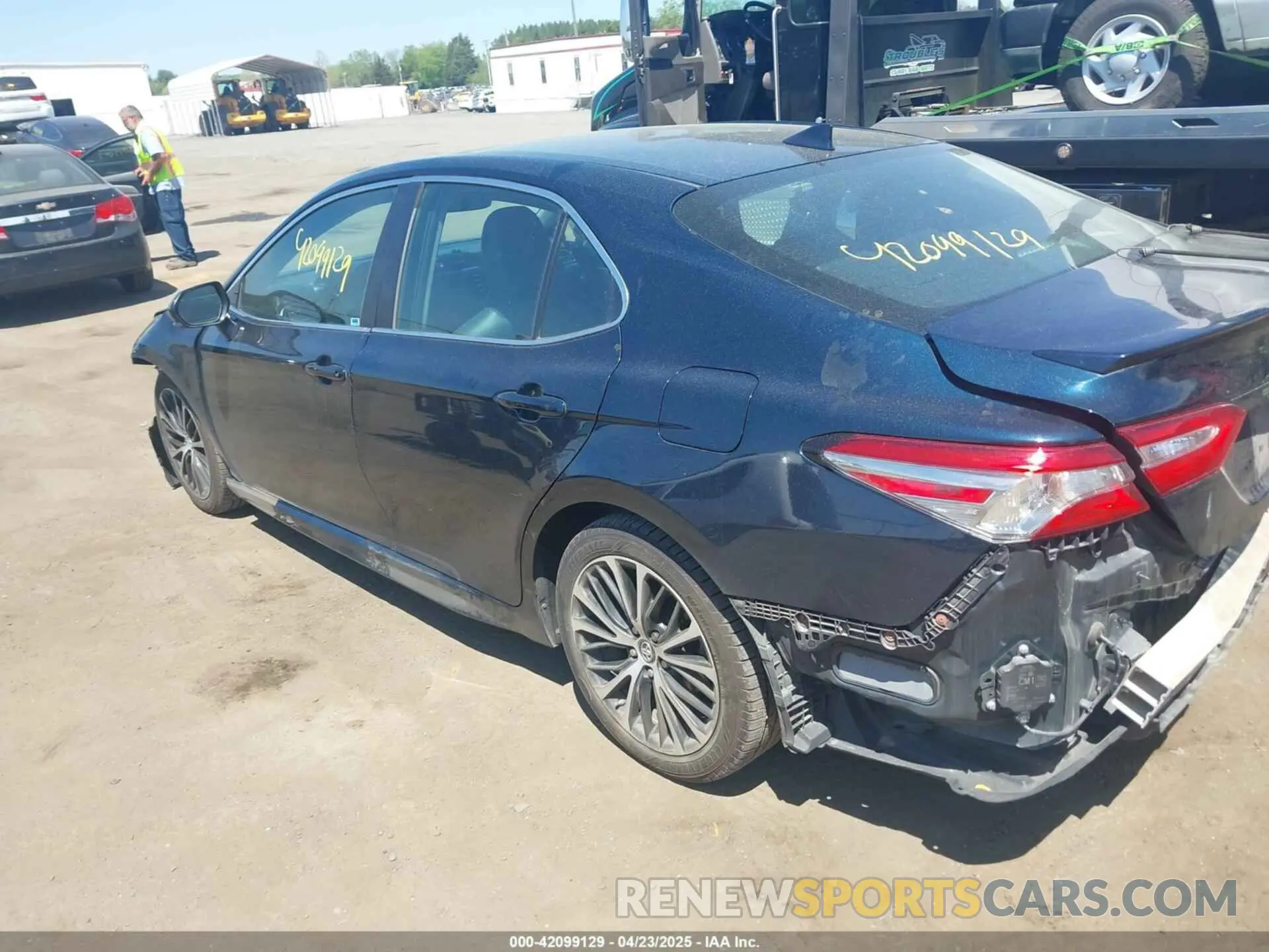 3 fotografías del automóvil dañado 4T1B11HKXKU776712 TOYOTA CAMRY 2019