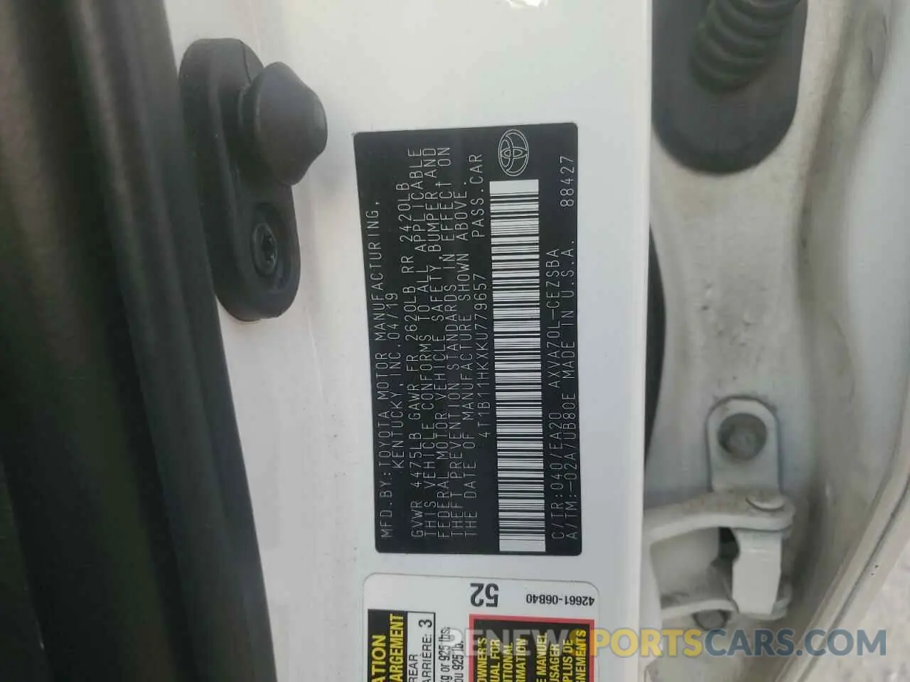 12 fotografías del automóvil dañado 4T1B11HKXKU779657 TOYOTA CAMRY 2019