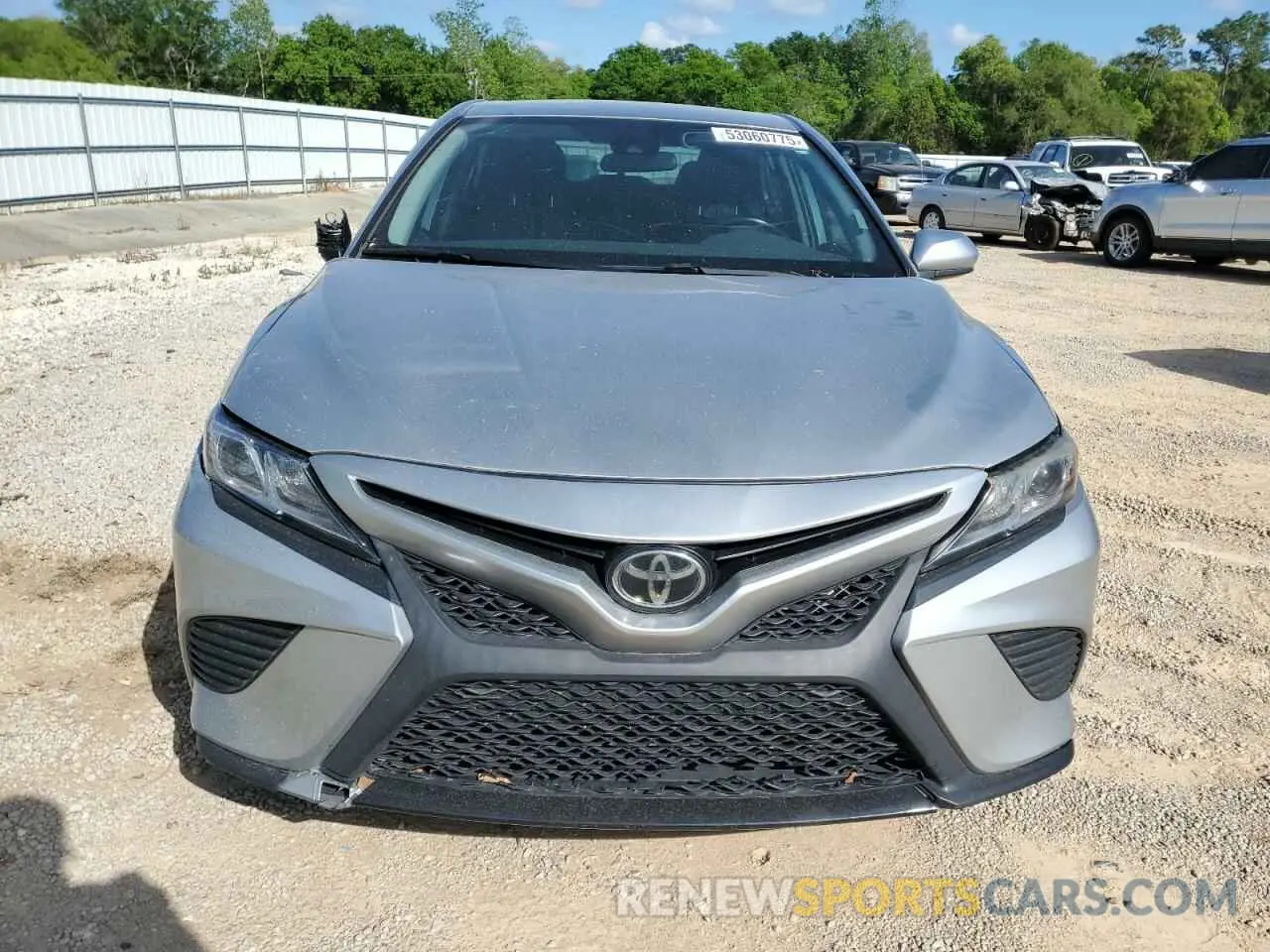 5 fotografías del automóvil dañado 4T1B11HKXKU786916 TOYOTA CAMRY 2019
