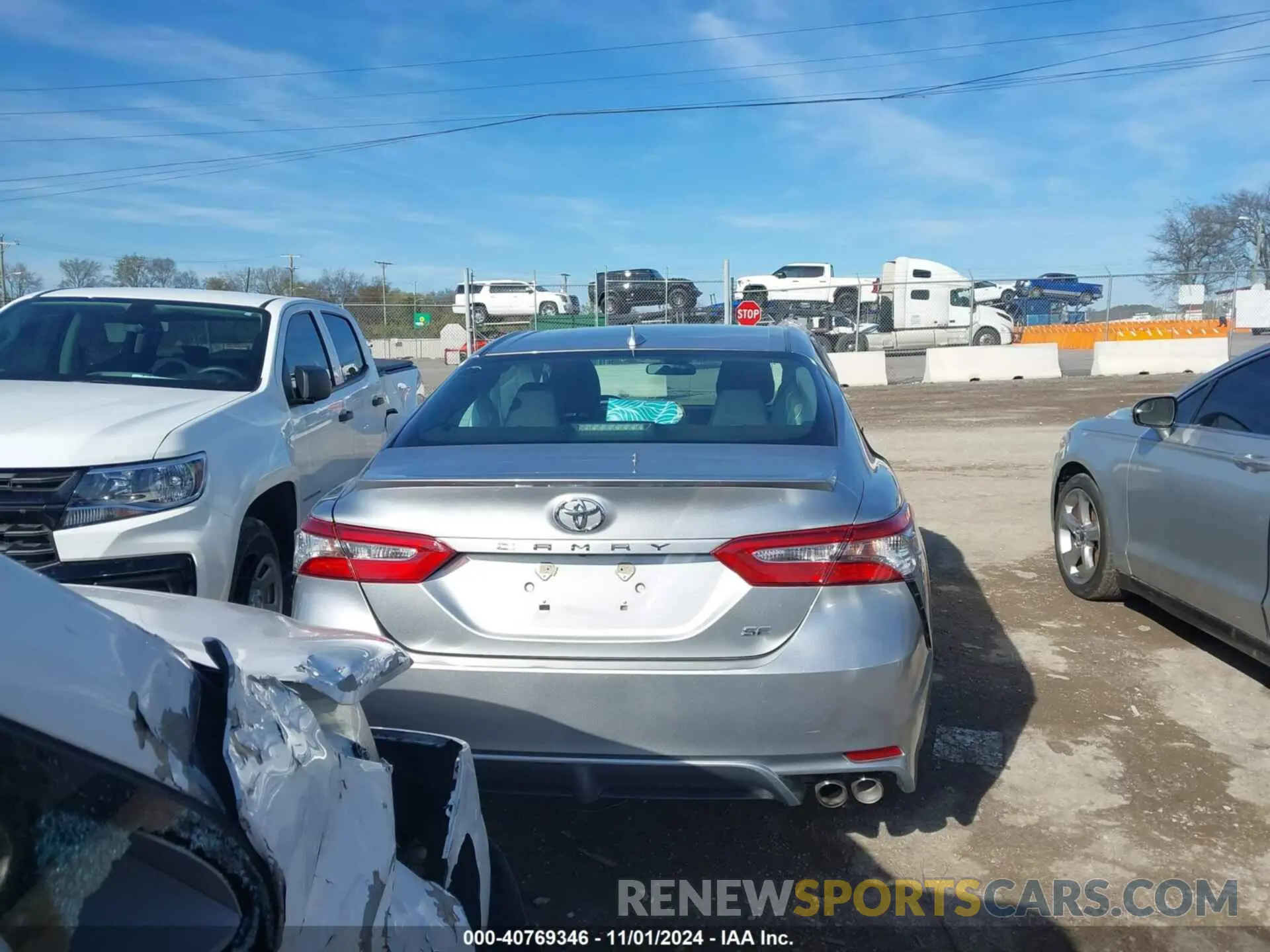 16 fotografías del automóvil dañado 4T1B11HKXKU801351 TOYOTA CAMRY 2019