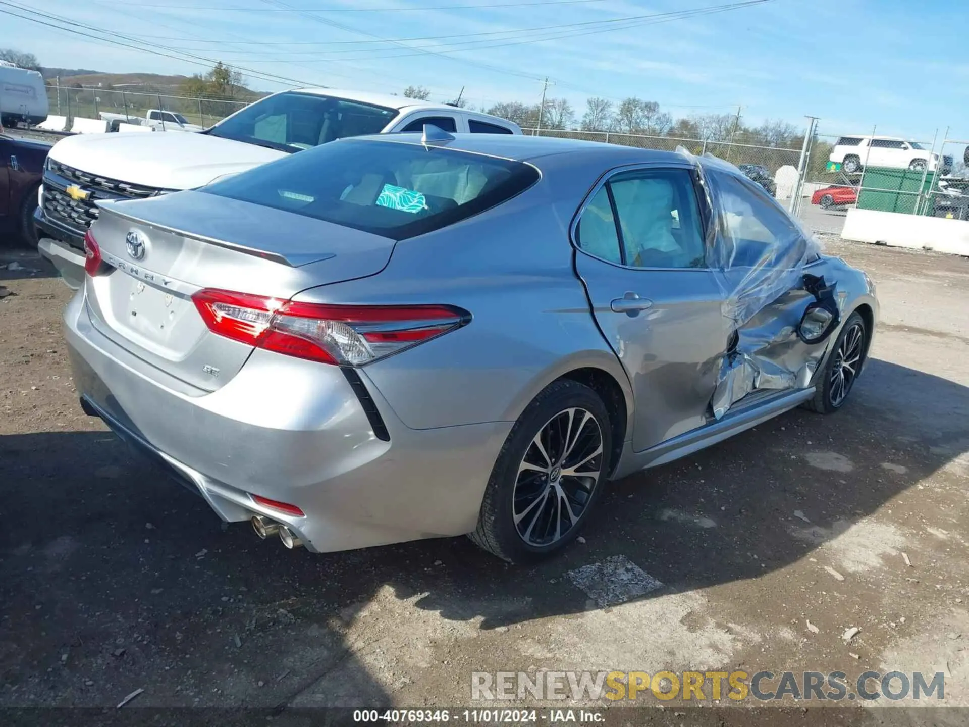 4 fotografías del automóvil dañado 4T1B11HKXKU801351 TOYOTA CAMRY 2019