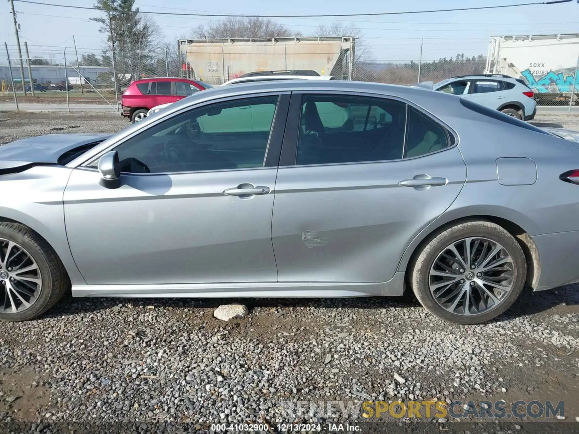 14 fotografías del automóvil dañado 4T1B11HKXKU804380 TOYOTA CAMRY 2019
