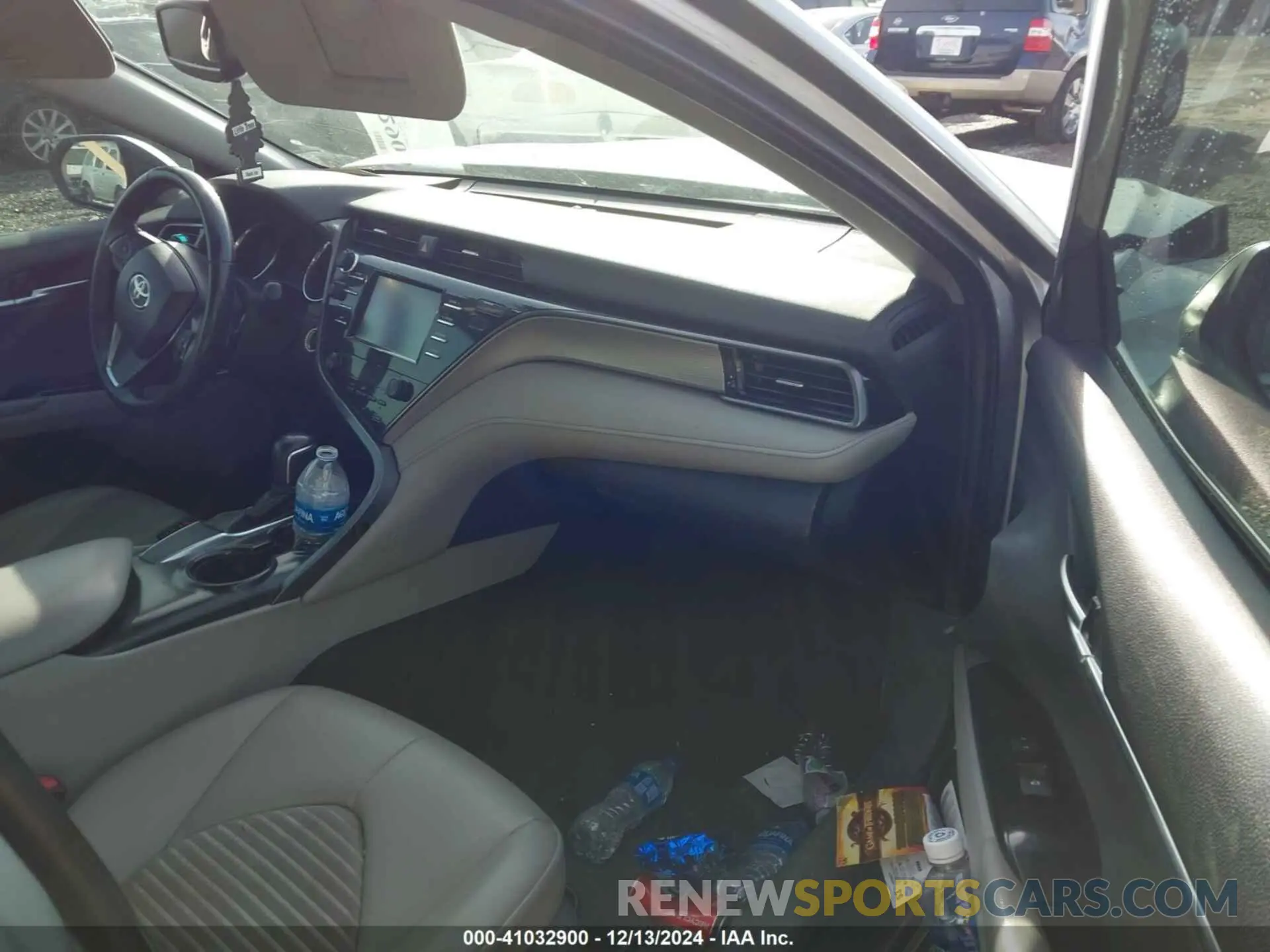 5 fotografías del automóvil dañado 4T1B11HKXKU804380 TOYOTA CAMRY 2019