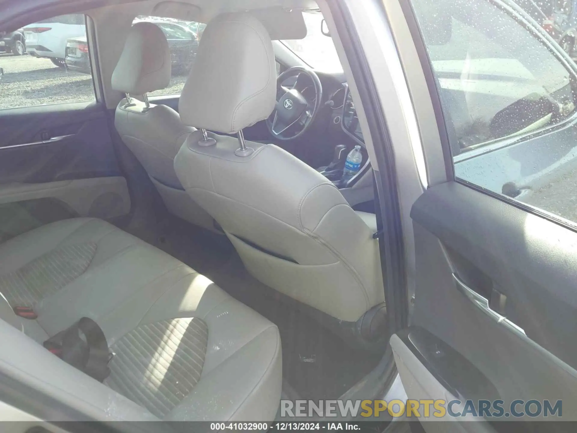 8 fotografías del automóvil dañado 4T1B11HKXKU804380 TOYOTA CAMRY 2019
