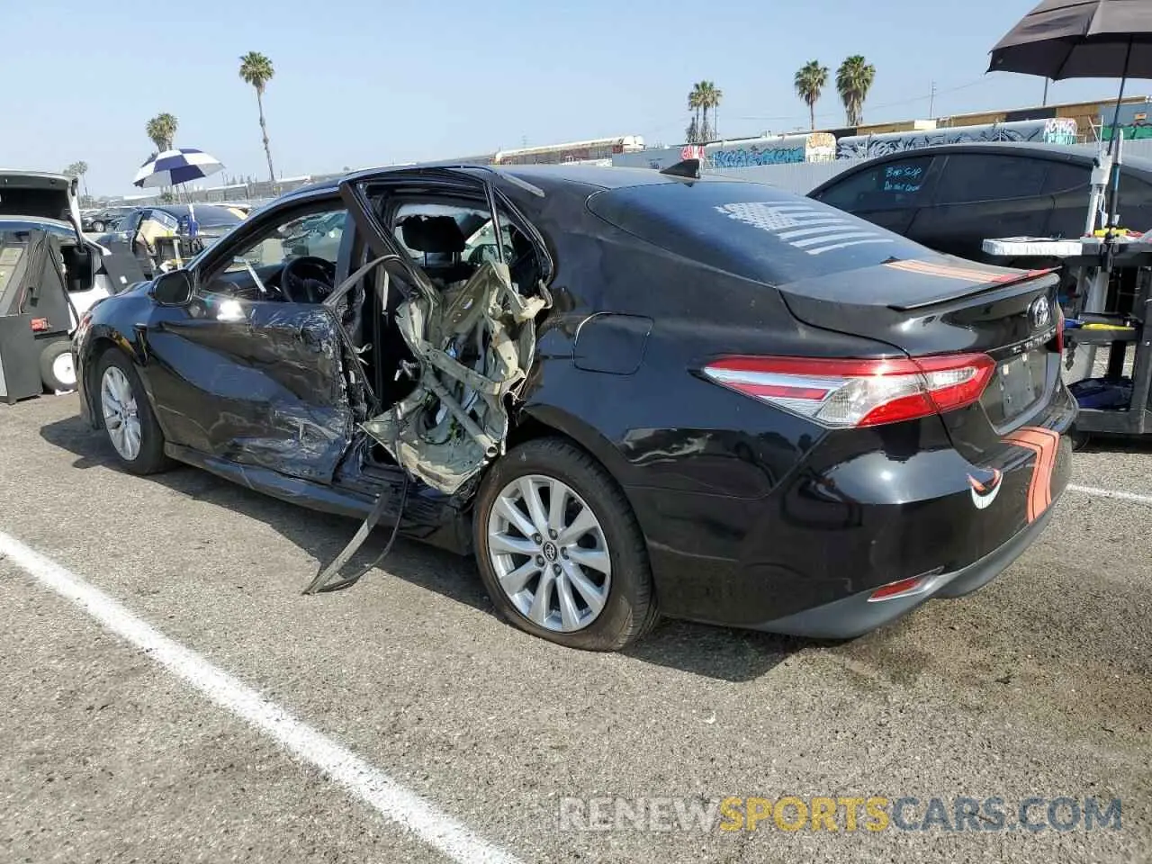 2 fotografías del automóvil dañado 4T1B11HKXKU808249 TOYOTA CAMRY 2019