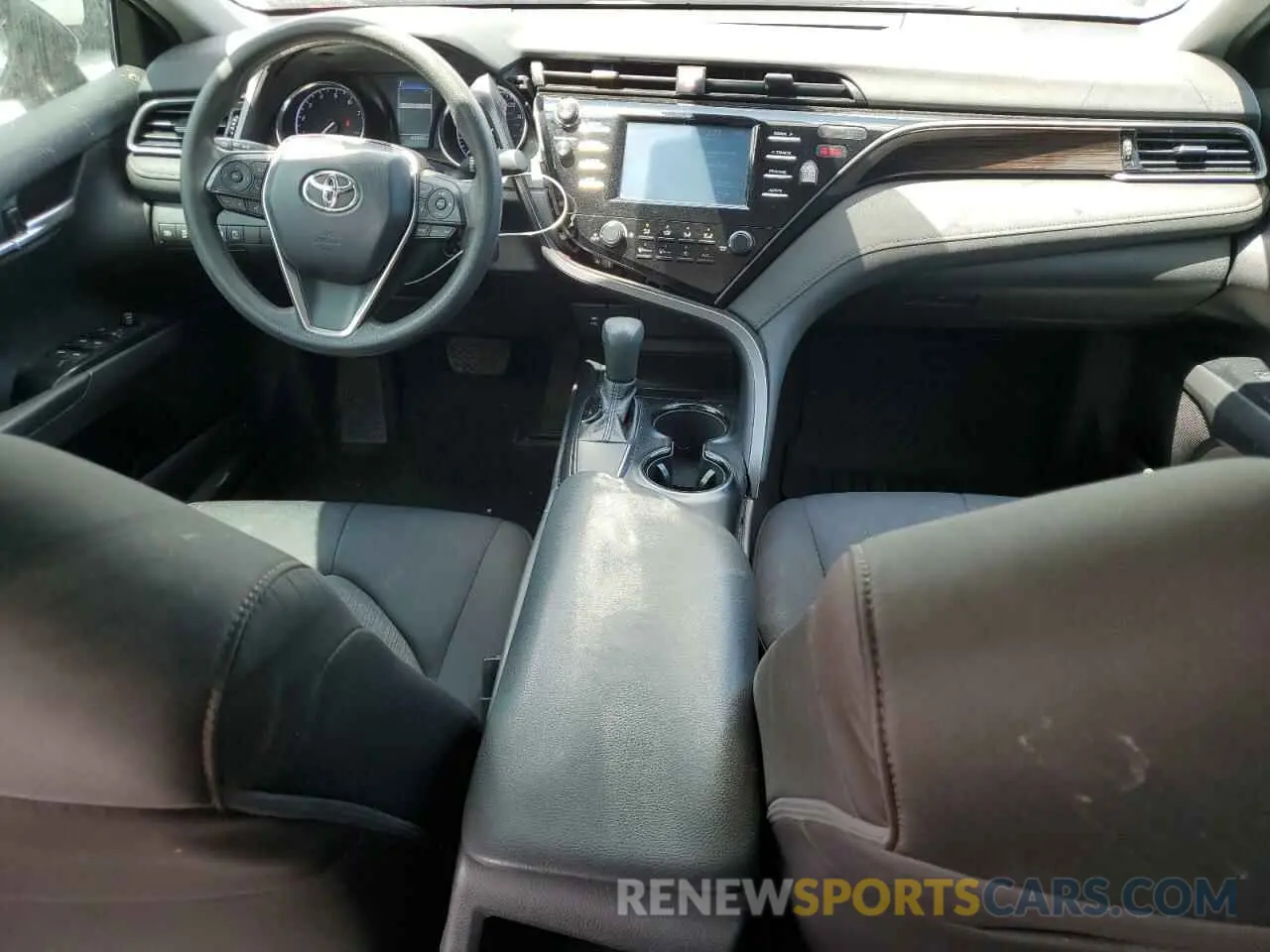8 fotografías del automóvil dañado 4T1B11HKXKU811376 TOYOTA CAMRY 2019