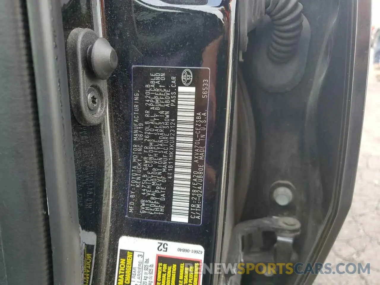 10 fotografías del automóvil dañado 4T1B11HKXKU823124 TOYOTA CAMRY 2019