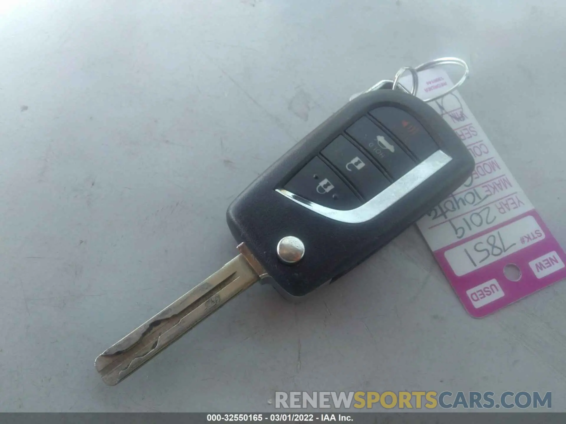 11 fotografías del automóvil dañado 4T1B11HKXKU839226 TOYOTA CAMRY 2019