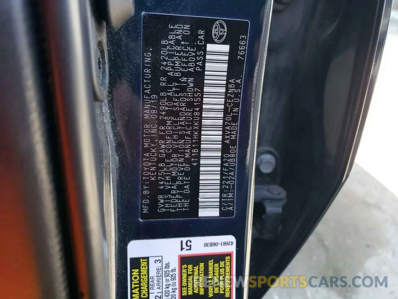 12 fotografías del automóvil dañado 4T1B11HKXKU841557 TOYOTA CAMRY 2019