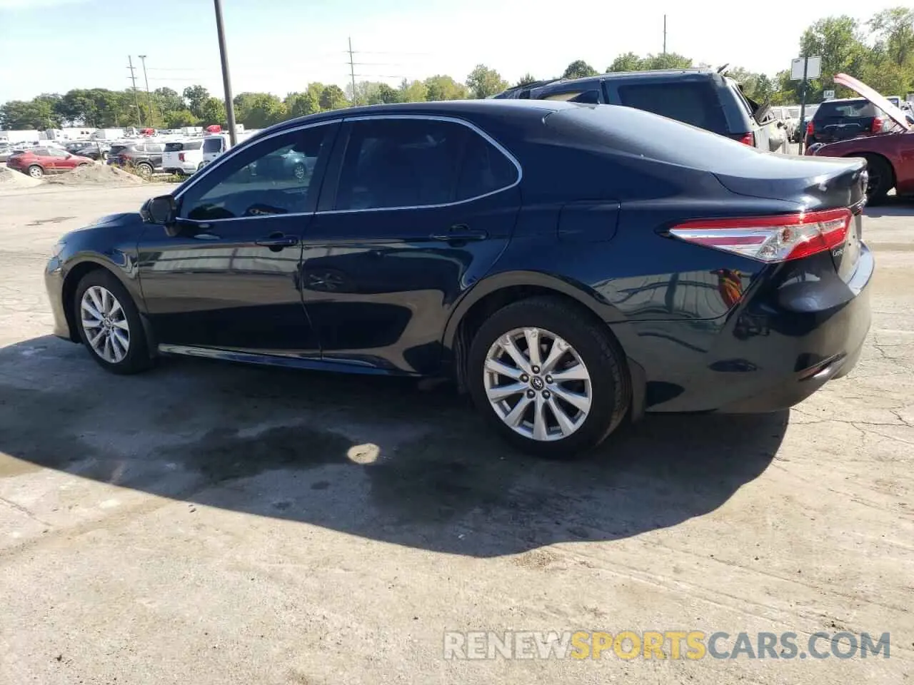 2 fotografías del automóvil dañado 4T1B11HKXKU841557 TOYOTA CAMRY 2019