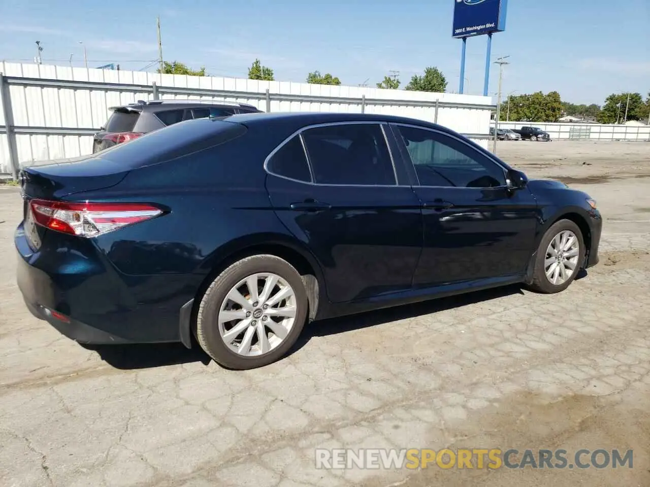 3 fotografías del automóvil dañado 4T1B11HKXKU841557 TOYOTA CAMRY 2019