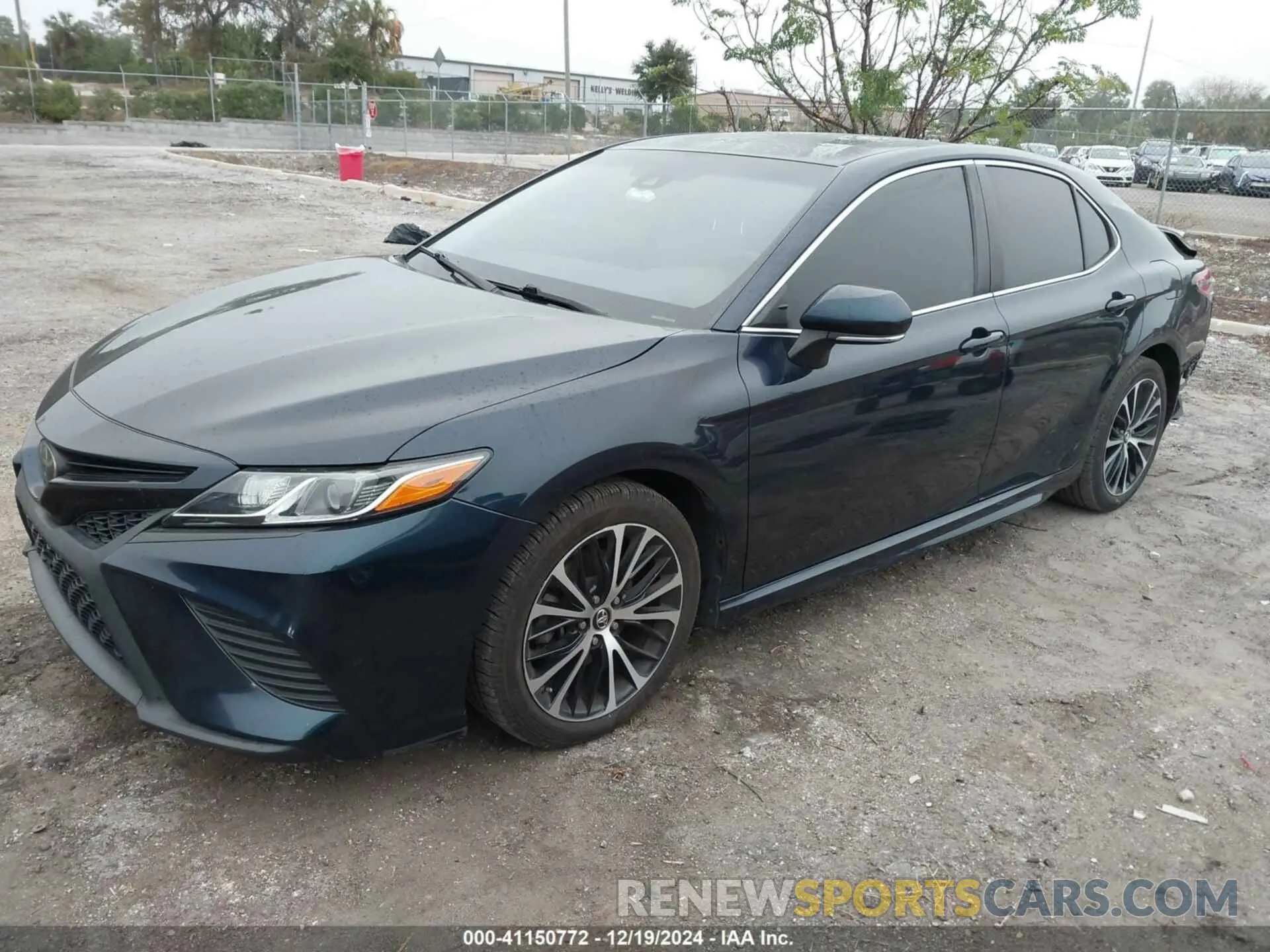 2 fotografías del automóvil dañado 4T1B11HKXKU845835 TOYOTA CAMRY 2019