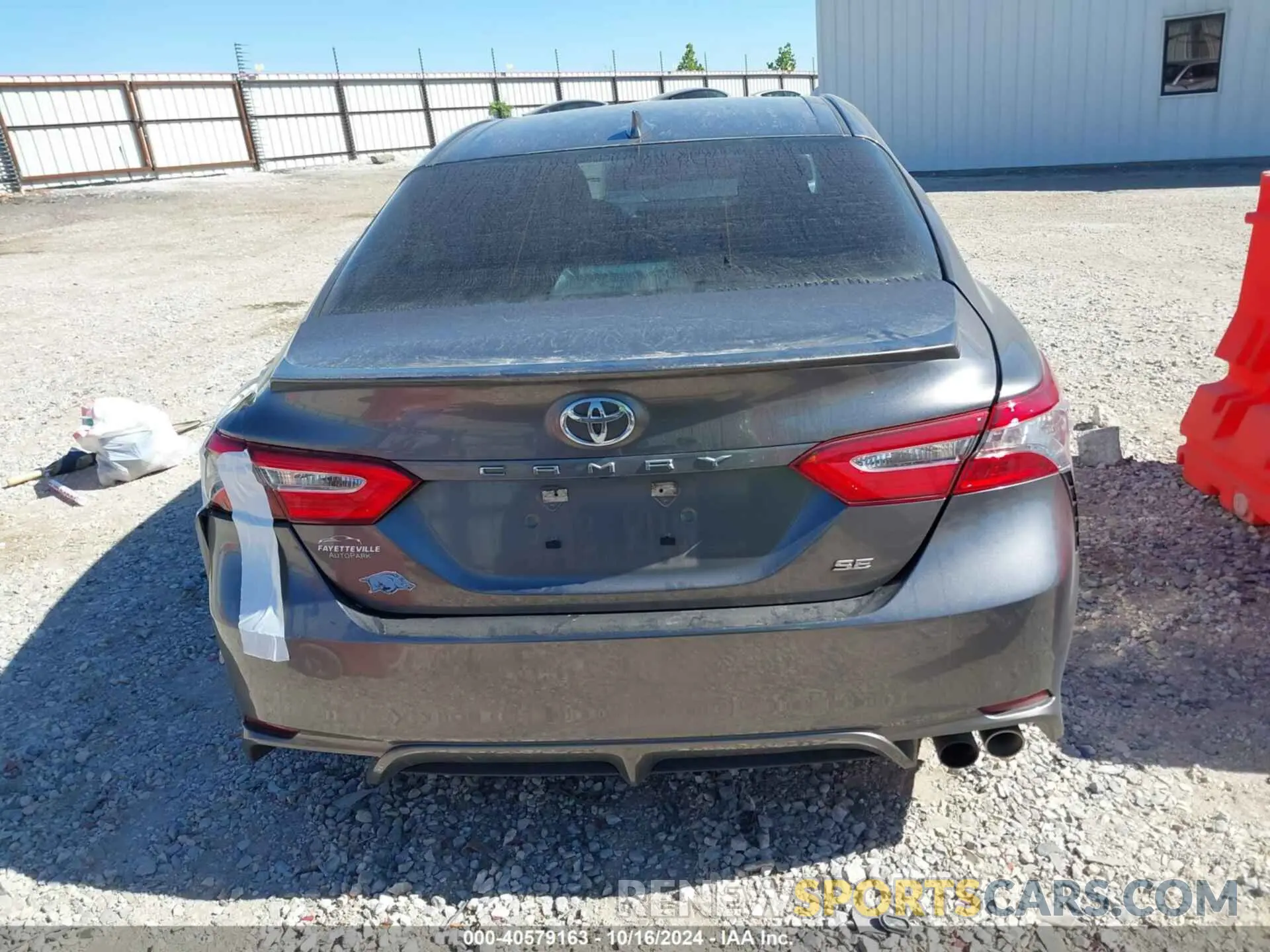 16 fotografías del automóvil dañado 4T1B11HKXKU846984 TOYOTA CAMRY 2019