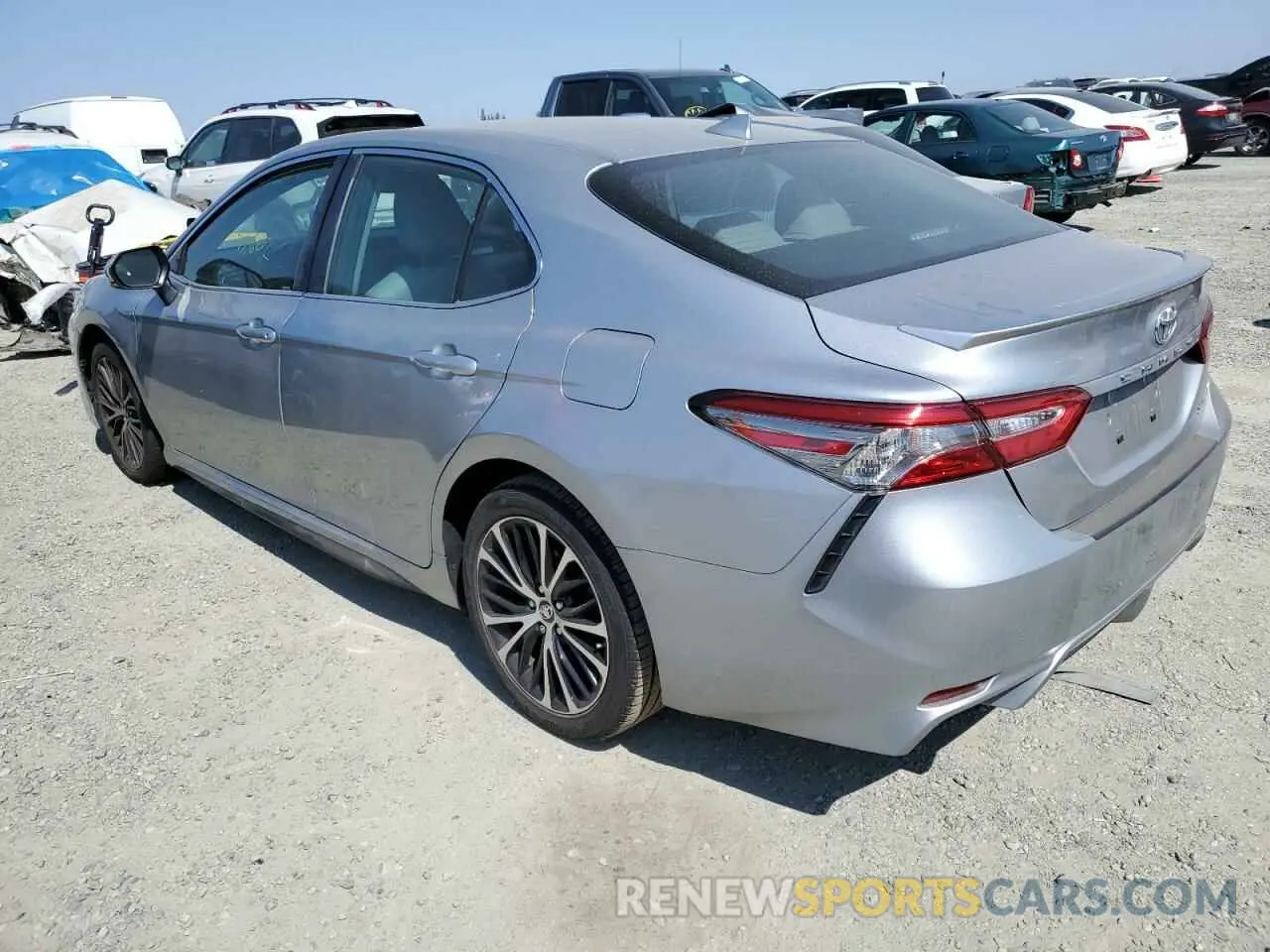 3 fotografías del automóvil dañado 4T1B11HKXKU852705 TOYOTA CAMRY 2019