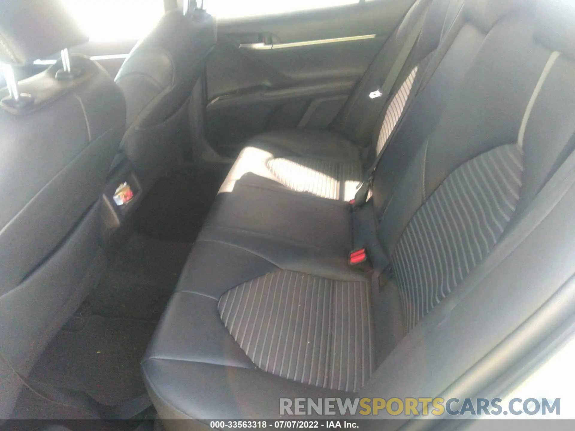 8 fotografías del automóvil dañado 4T1B11HKXKU856706 TOYOTA CAMRY 2019