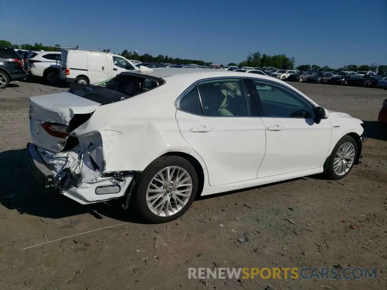 3 fotografías del automóvil dañado 4T1B21HK0KU513108 TOYOTA CAMRY 2019